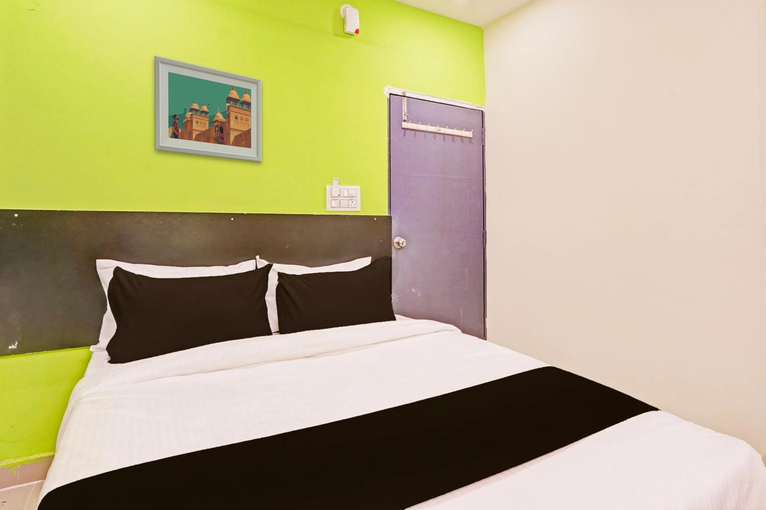 Bedroom, Bed in Super Hotel O M&N Grand