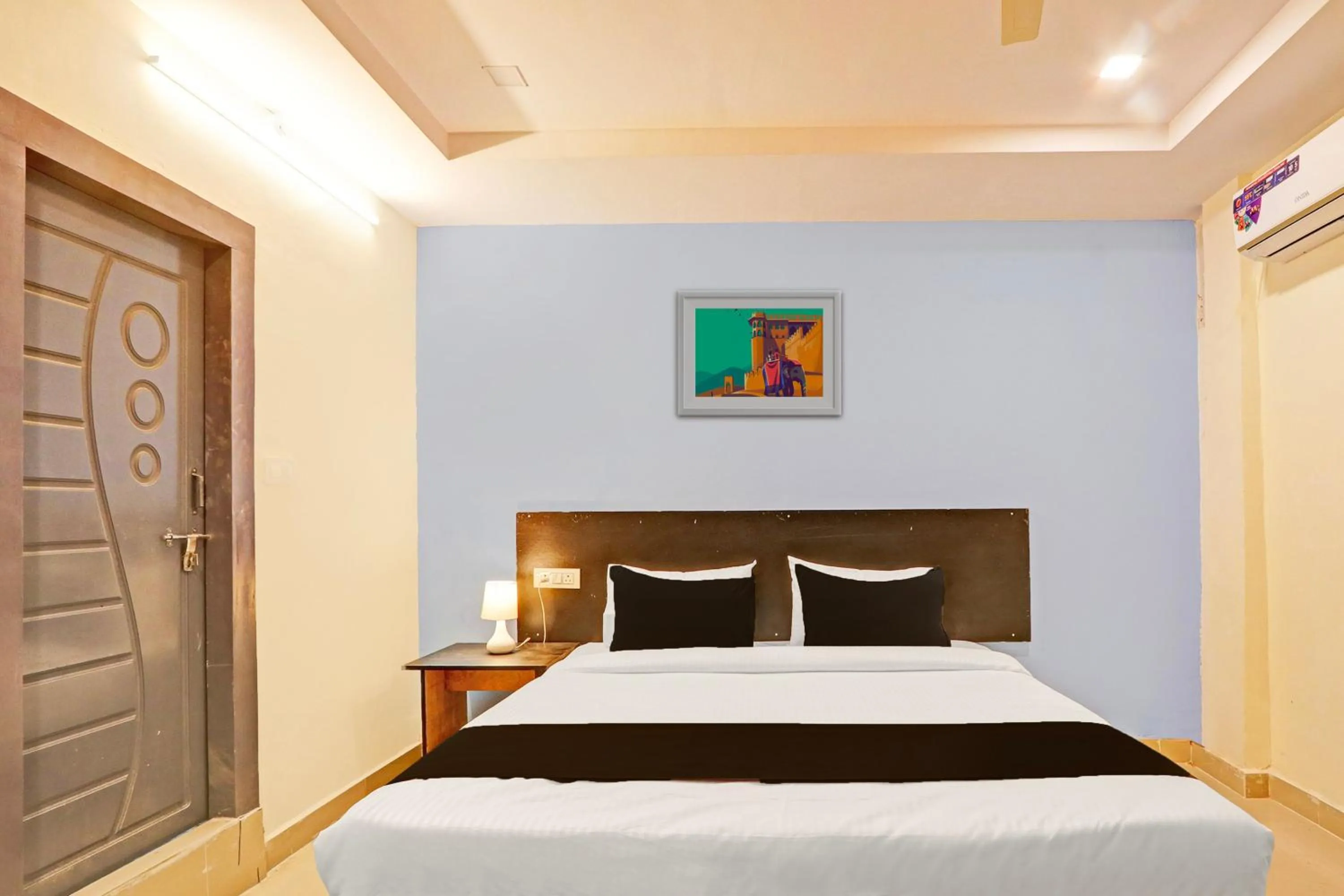 Bedroom, Bed in Super Hotel O M&N Grand