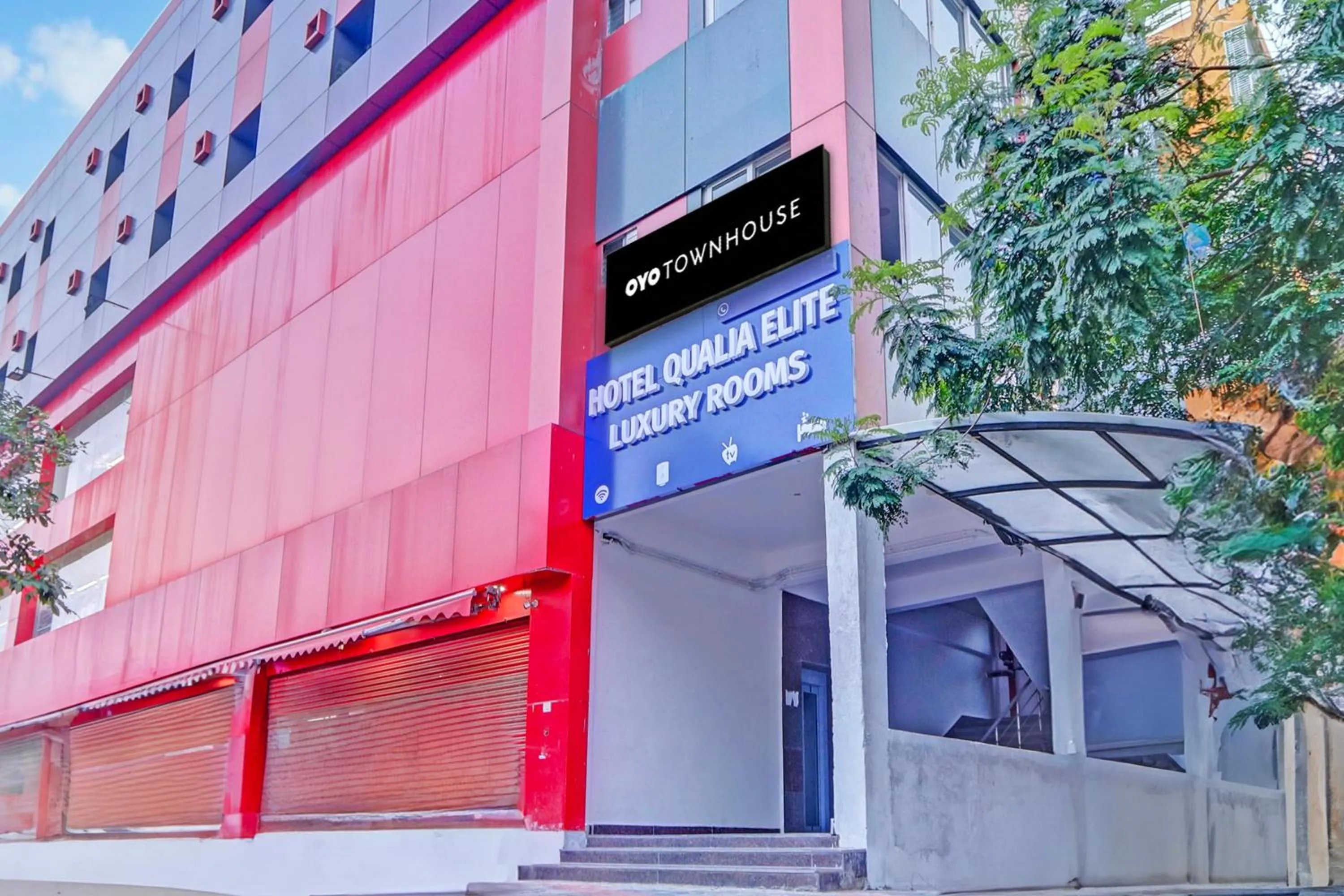 Facade/entrance in Super Townhouse QUALIA ELITE S R NAGAR