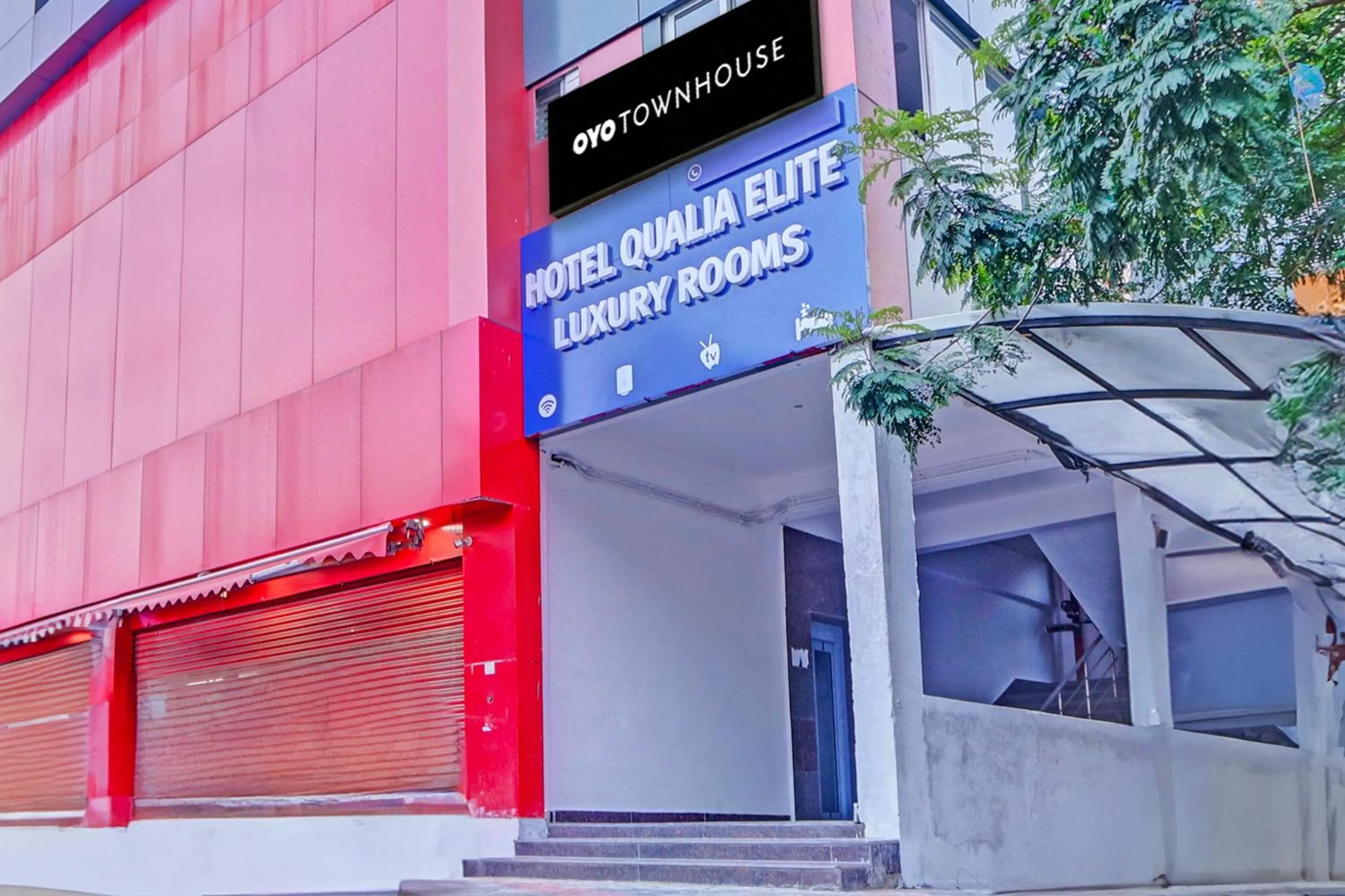 Facade/entrance in Super Townhouse QUALIA ELITE S R NAGAR