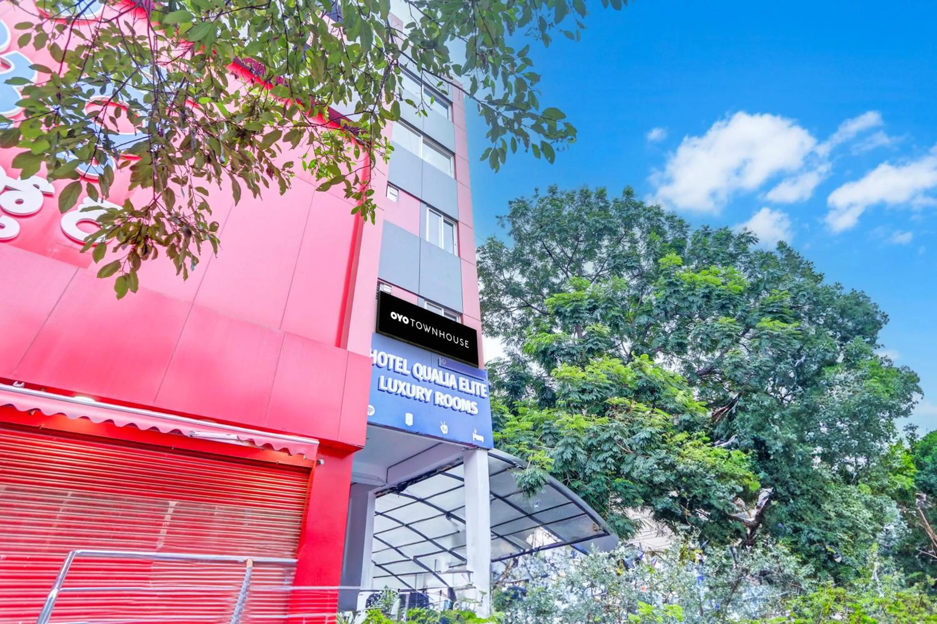 Facade/entrance in Super Townhouse QUALIA ELITE S R NAGAR