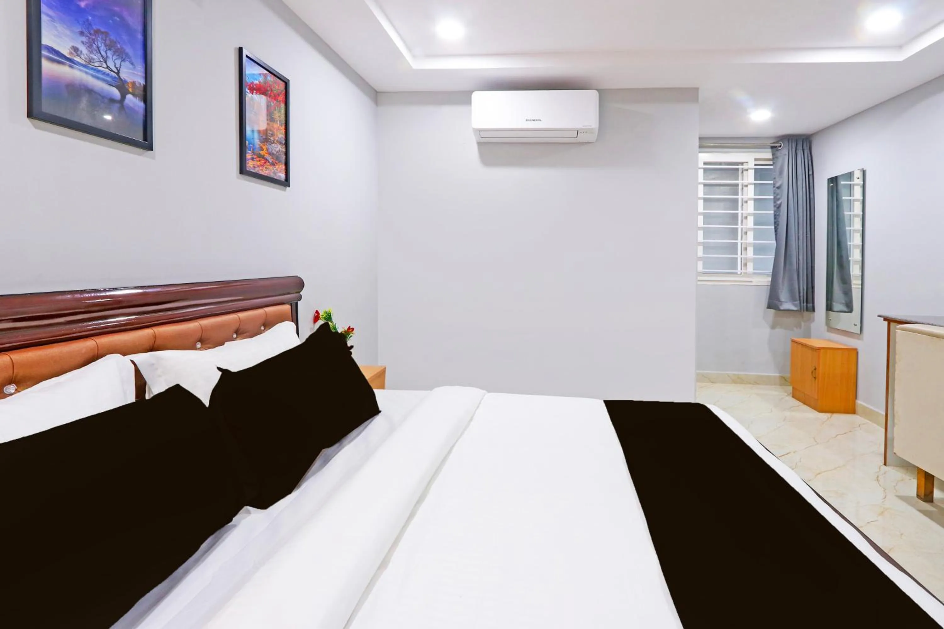 Bedroom, Bed in Super Townhouse QUALIA ELITE S R NAGAR