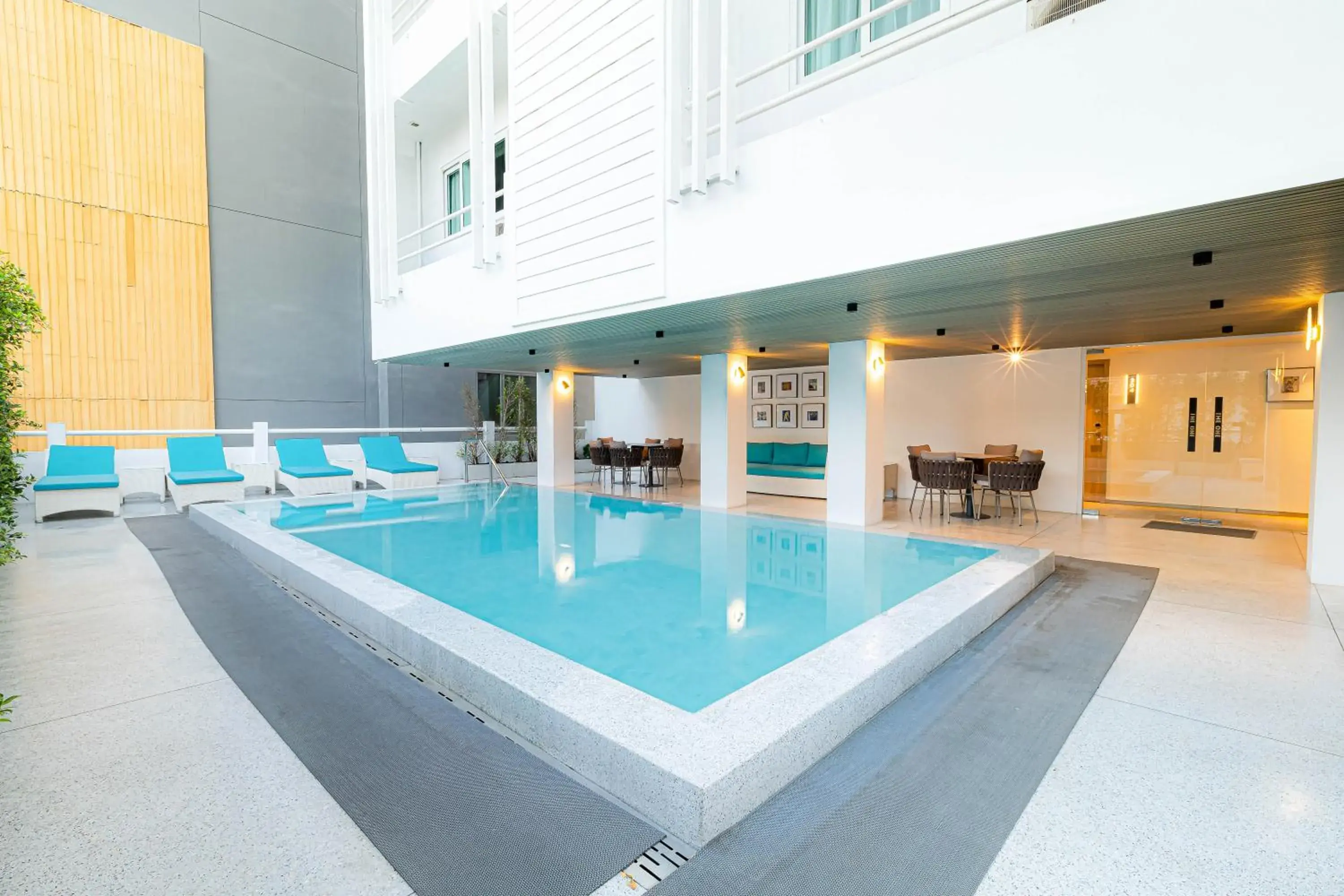 Swimming pool in The One Cozy Living Swimming pool in The One Cozy Living