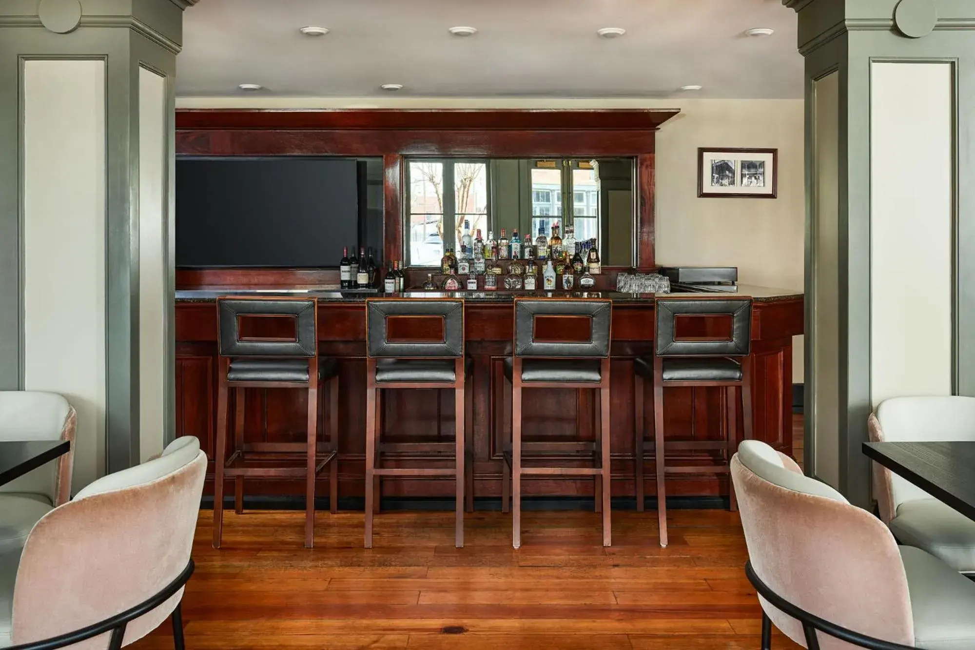 Restaurant/places to eat in St James Hotel Selma Restaurant/places to eat in St James Hotel Selma