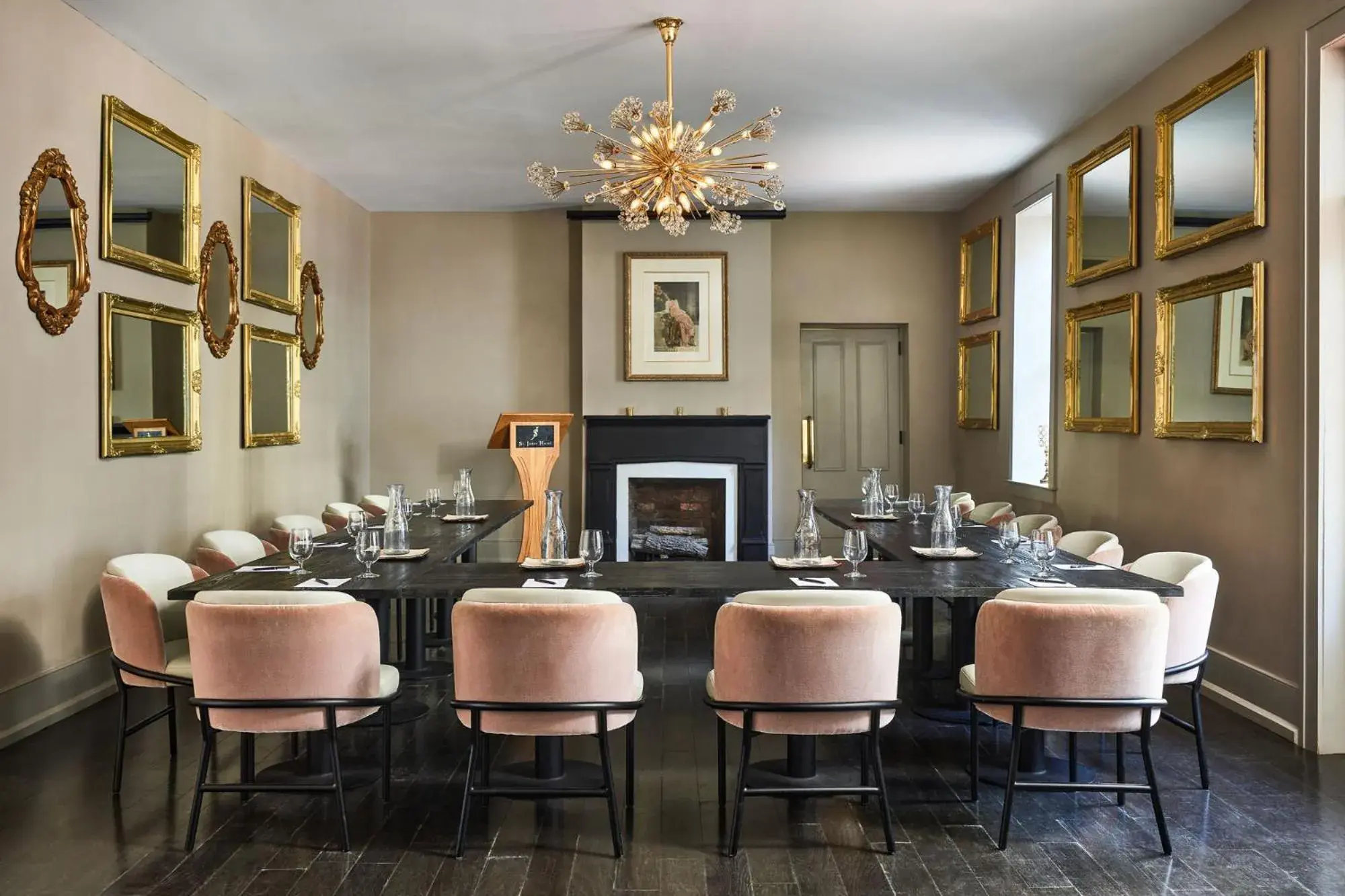 Restaurant/places to eat in St James Hotel Selma Restaurant/places to eat in St James Hotel Selma