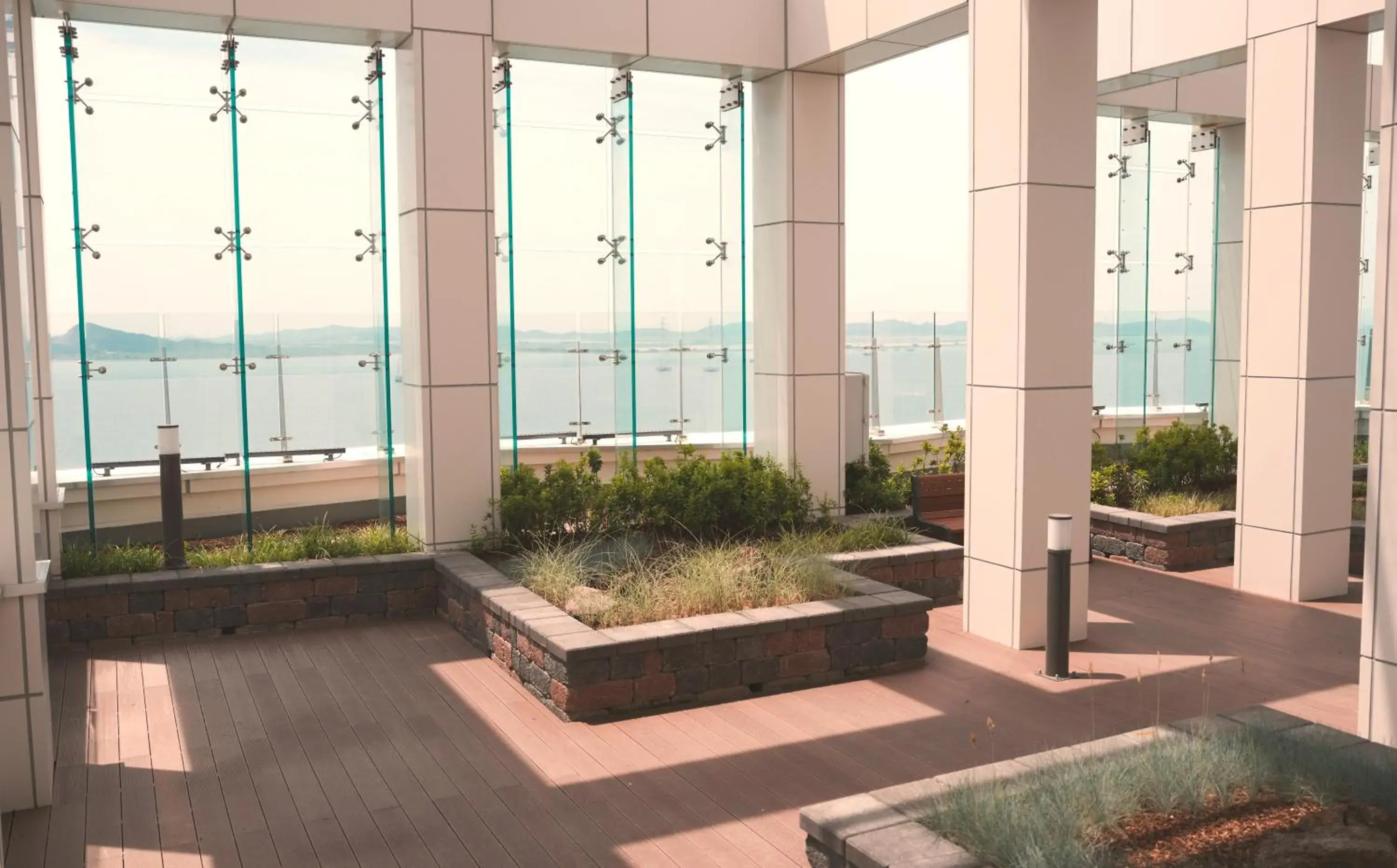 Property building in WAVEM HOTEL East Property building in WAVEM HOTEL East