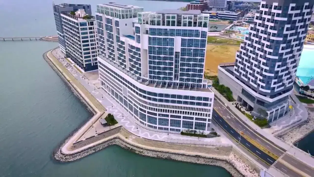 Property building in WAVEM HOTEL East Property building in WAVEM HOTEL East