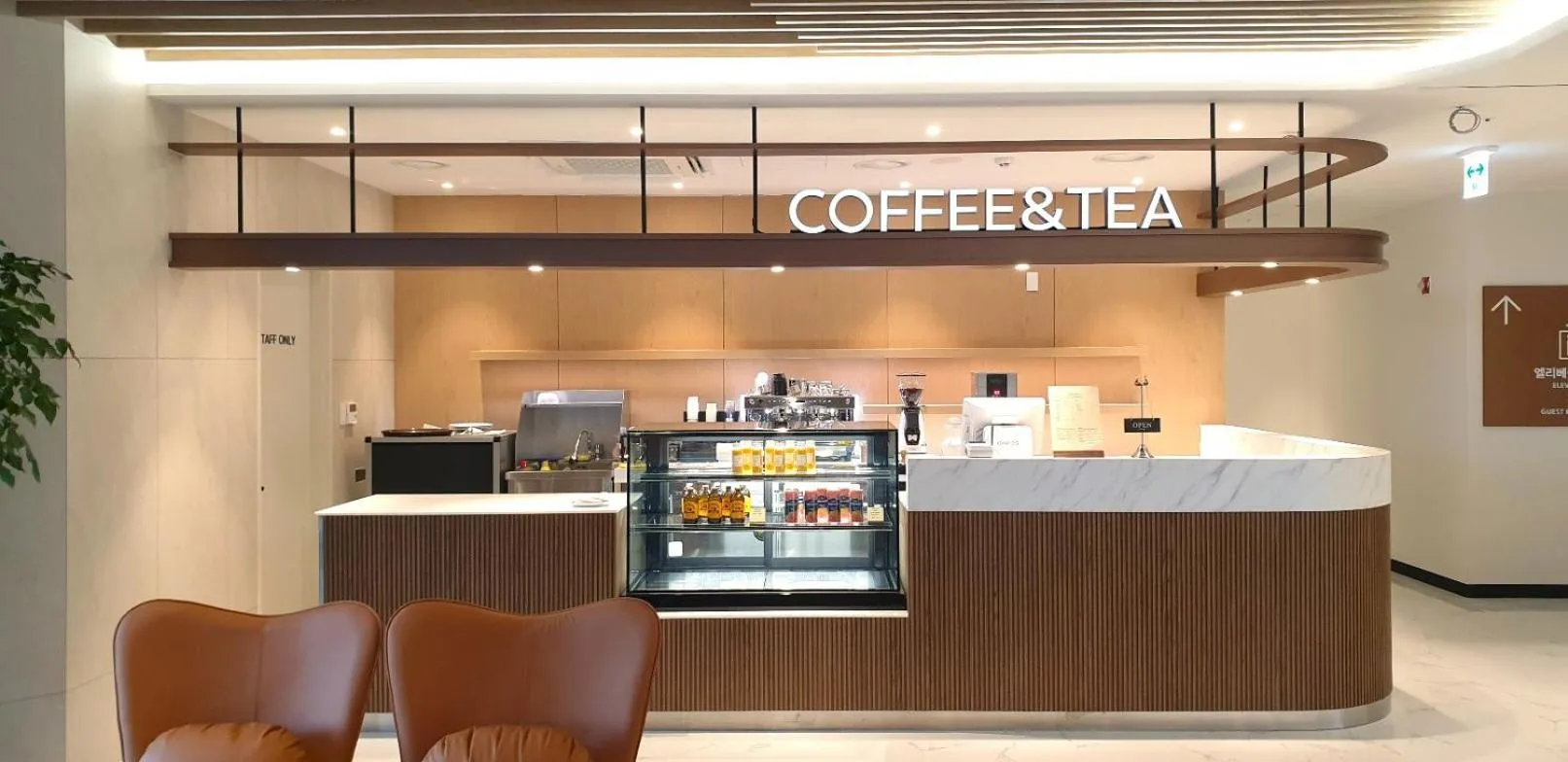 Lobby or reception in WAVEM HOTEL East