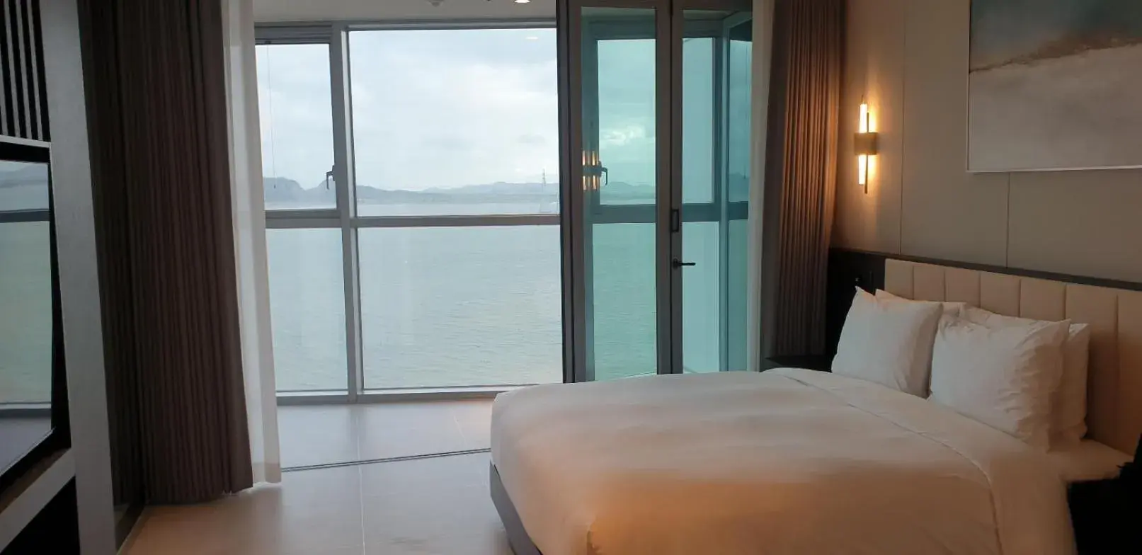 Decorative detail, Bed in WAVEM HOTEL East Decorative detail, Bed in WAVEM HOTEL East