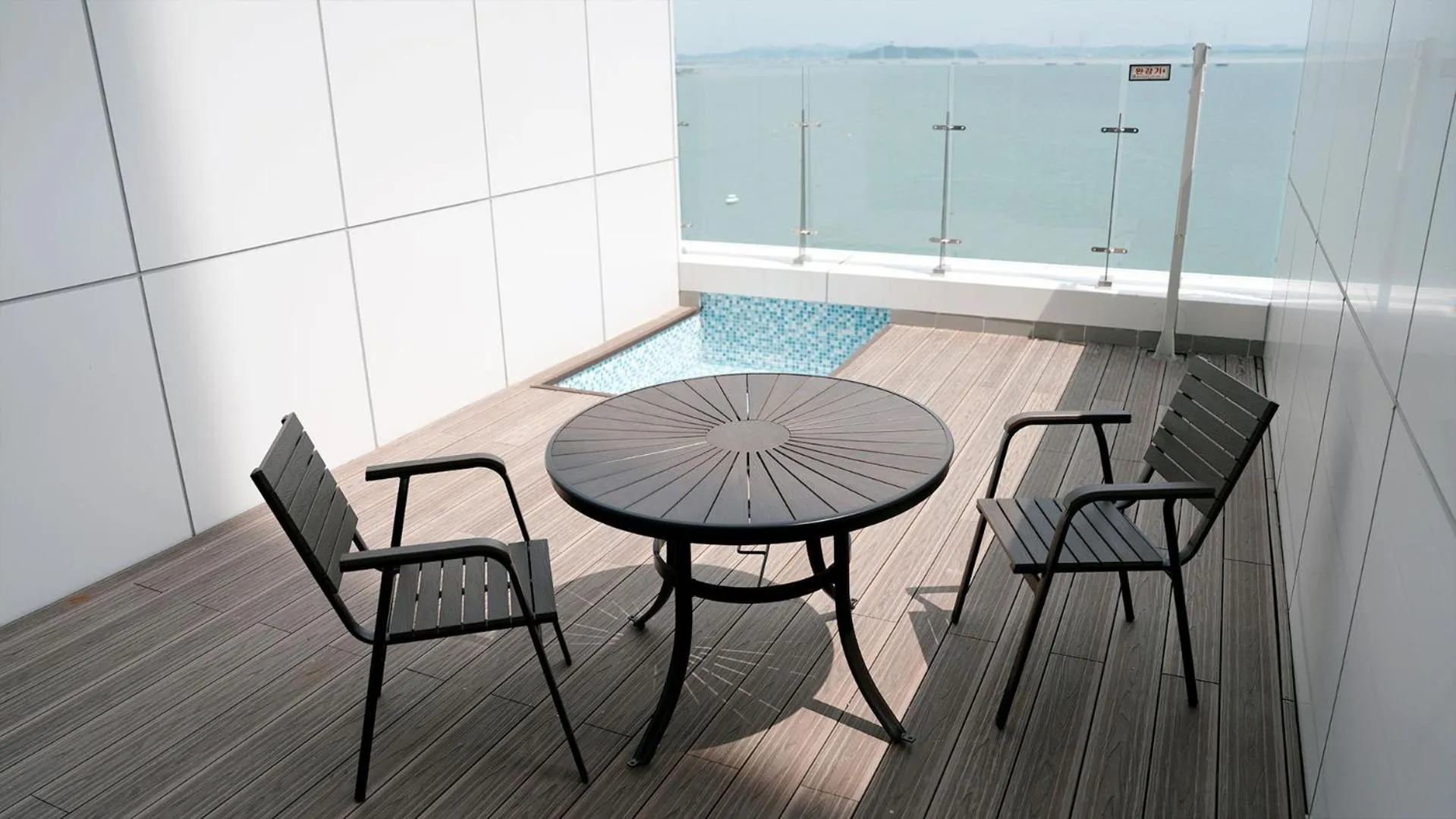 Balcony/Terrace in WAVEM HOTEL East