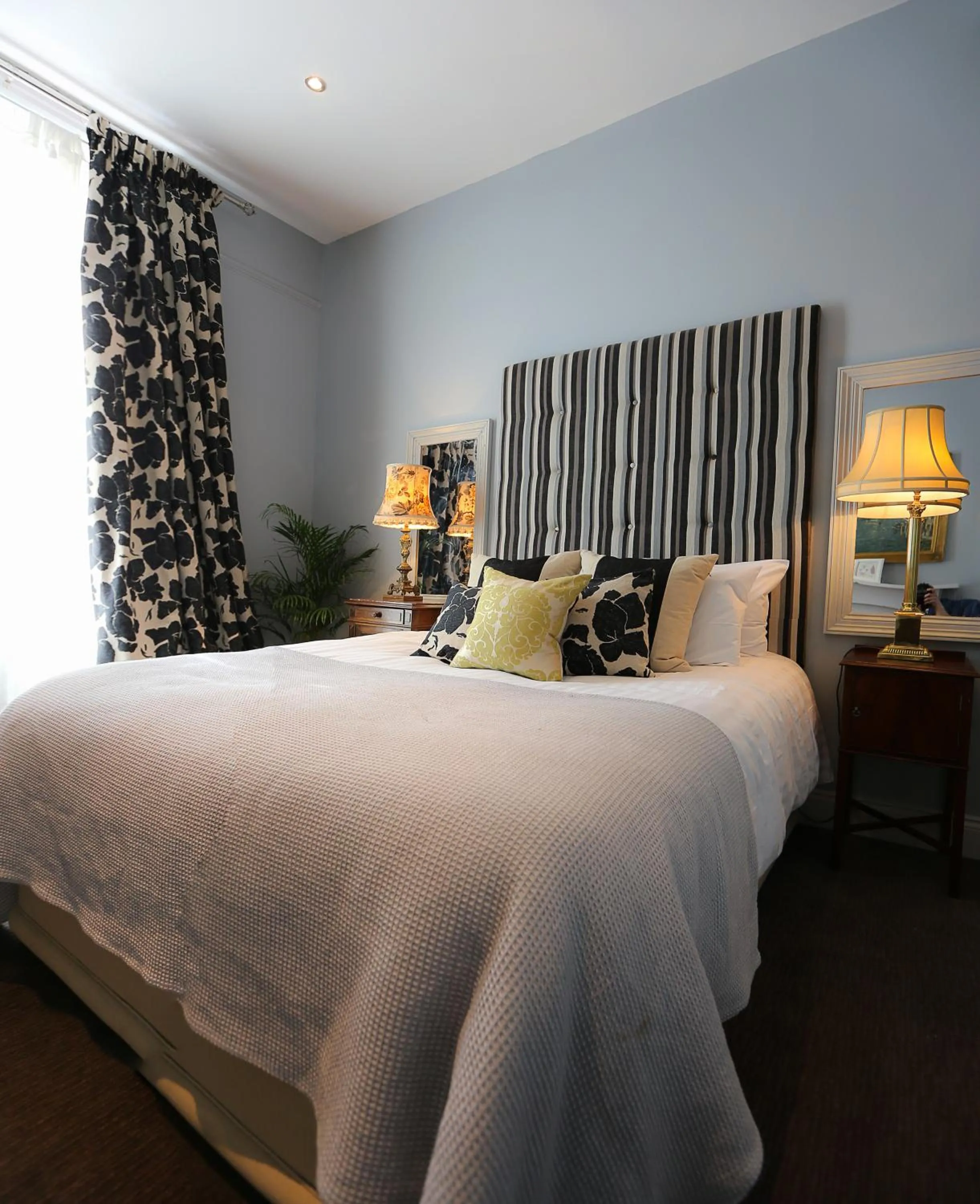 Photo of the whole room in The Crown and Sceptre