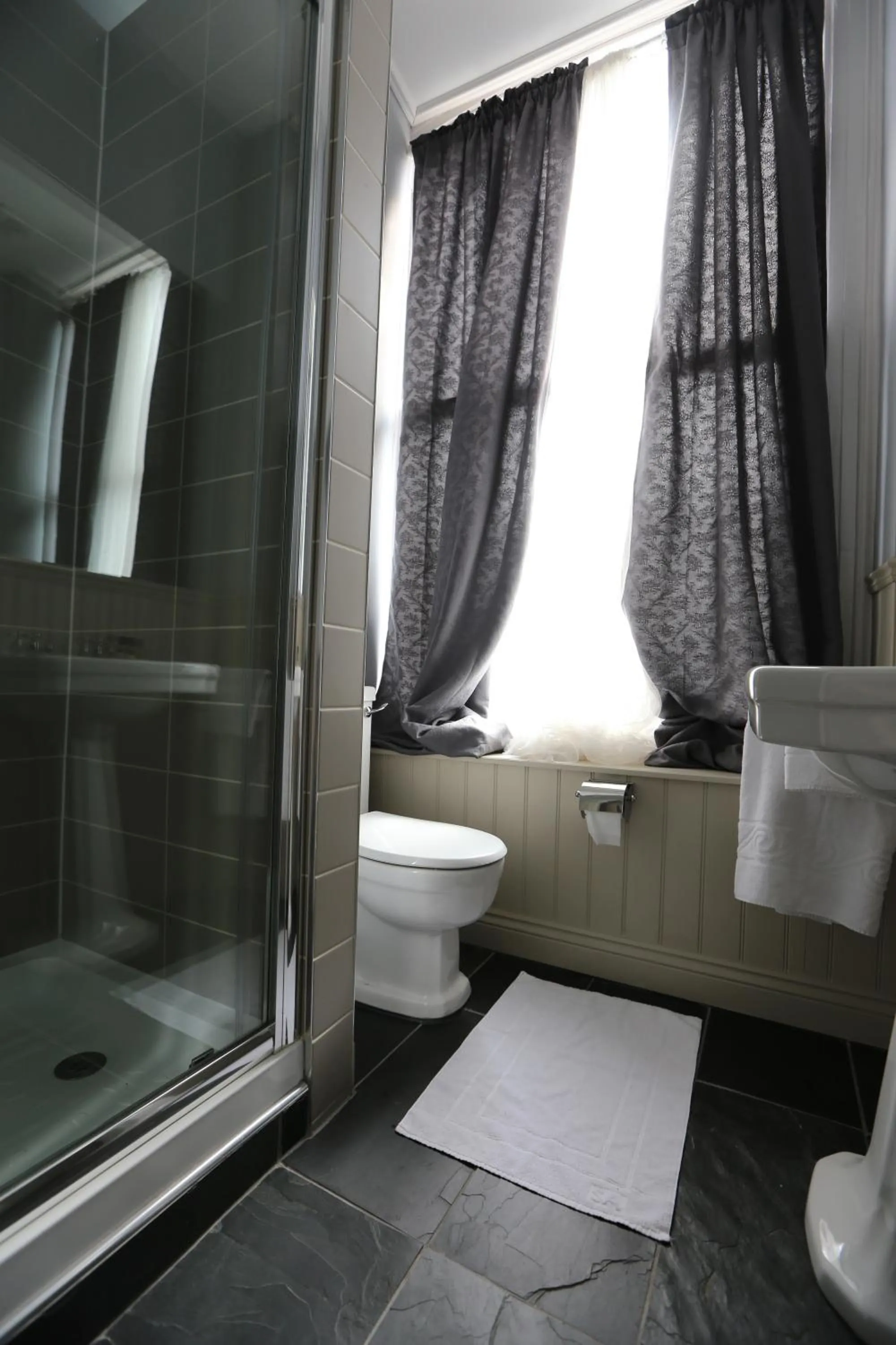 Bathroom in The Crown and Sceptre