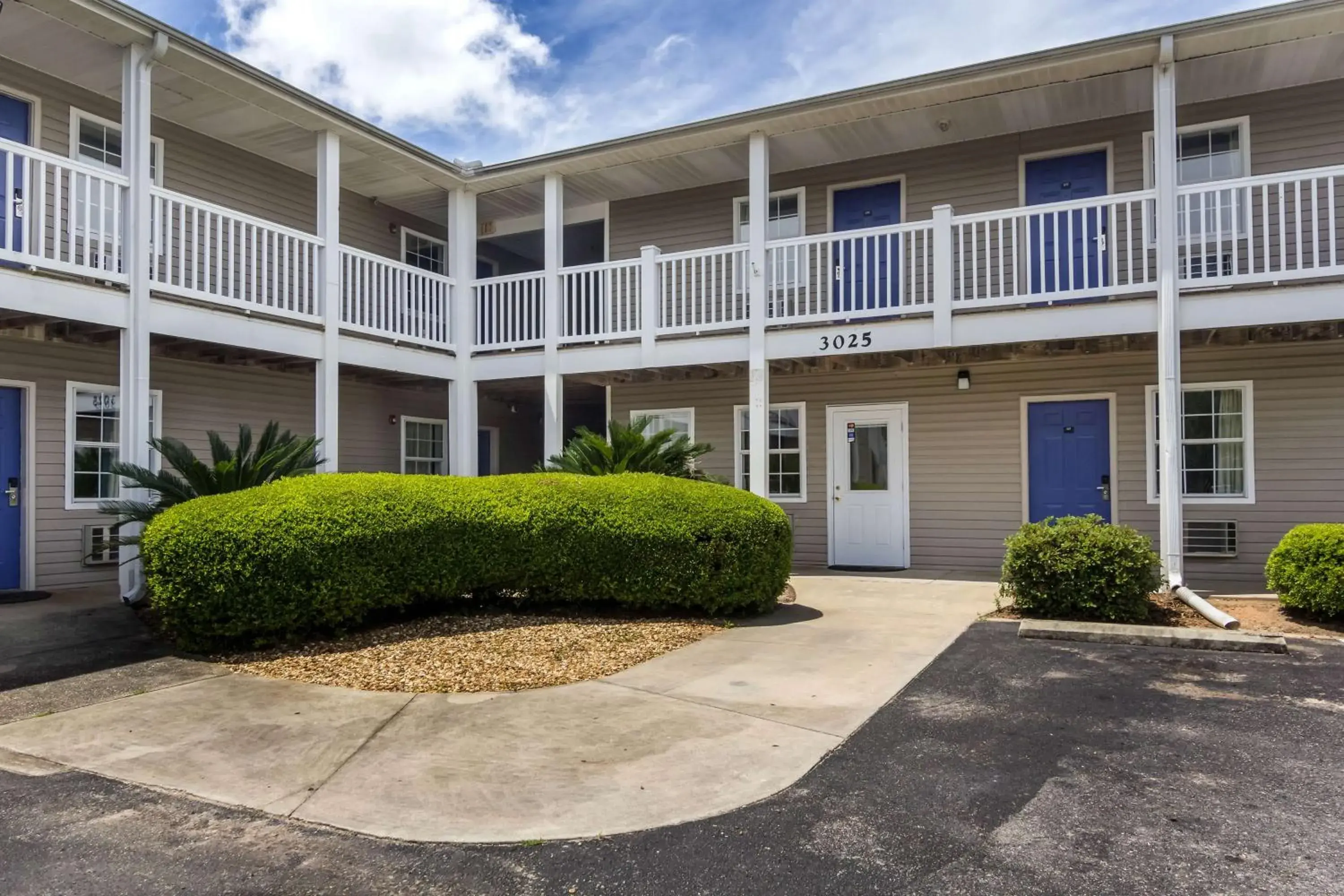 Property building in Motel 6-Gulf Shores, AL Property building in Motel 6-Gulf Shores, AL