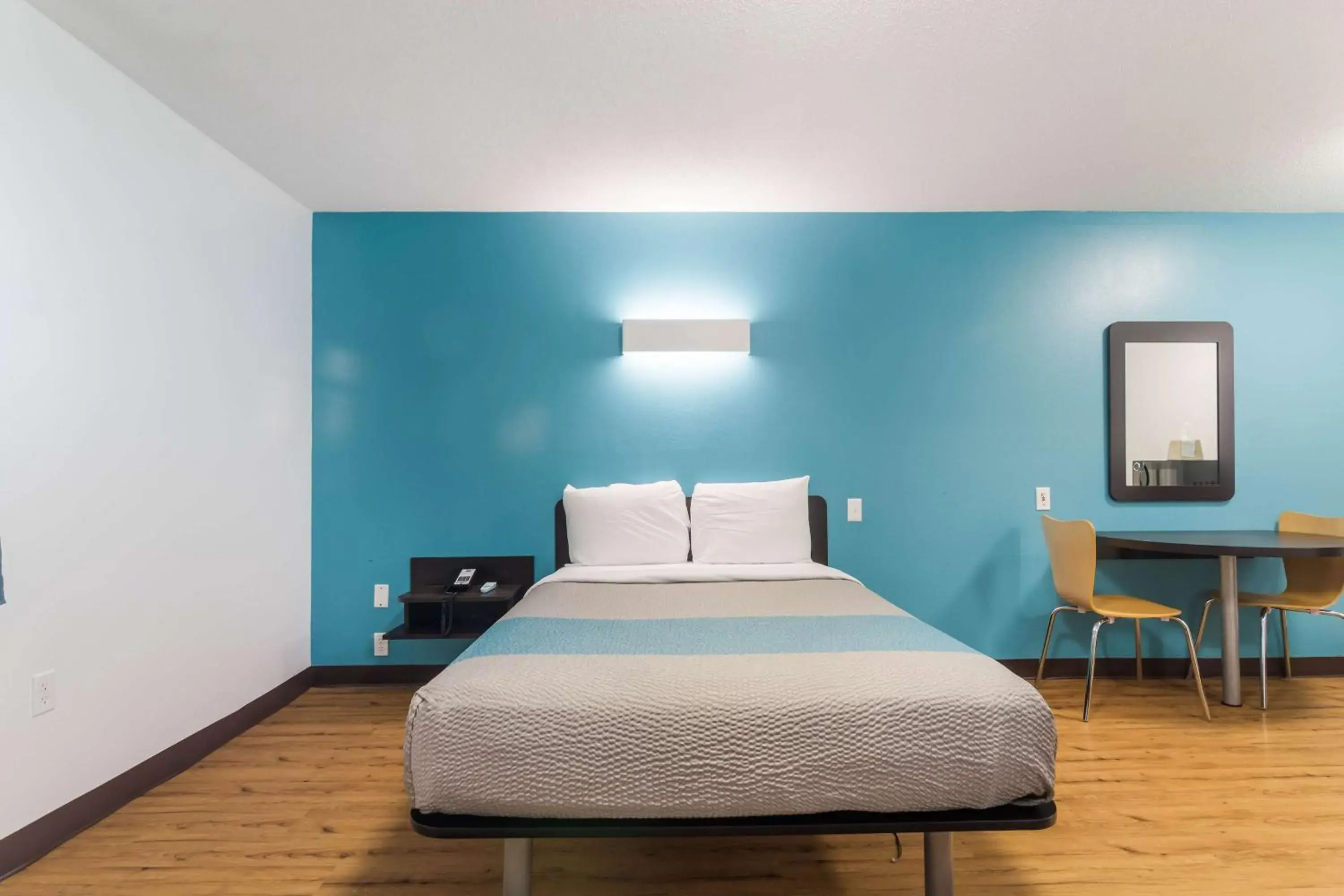 Photo of the whole room, Bed in Motel 6-Gulf Shores, AL Photo of the whole room, Bed in Motel 6-Gulf Shores, AL