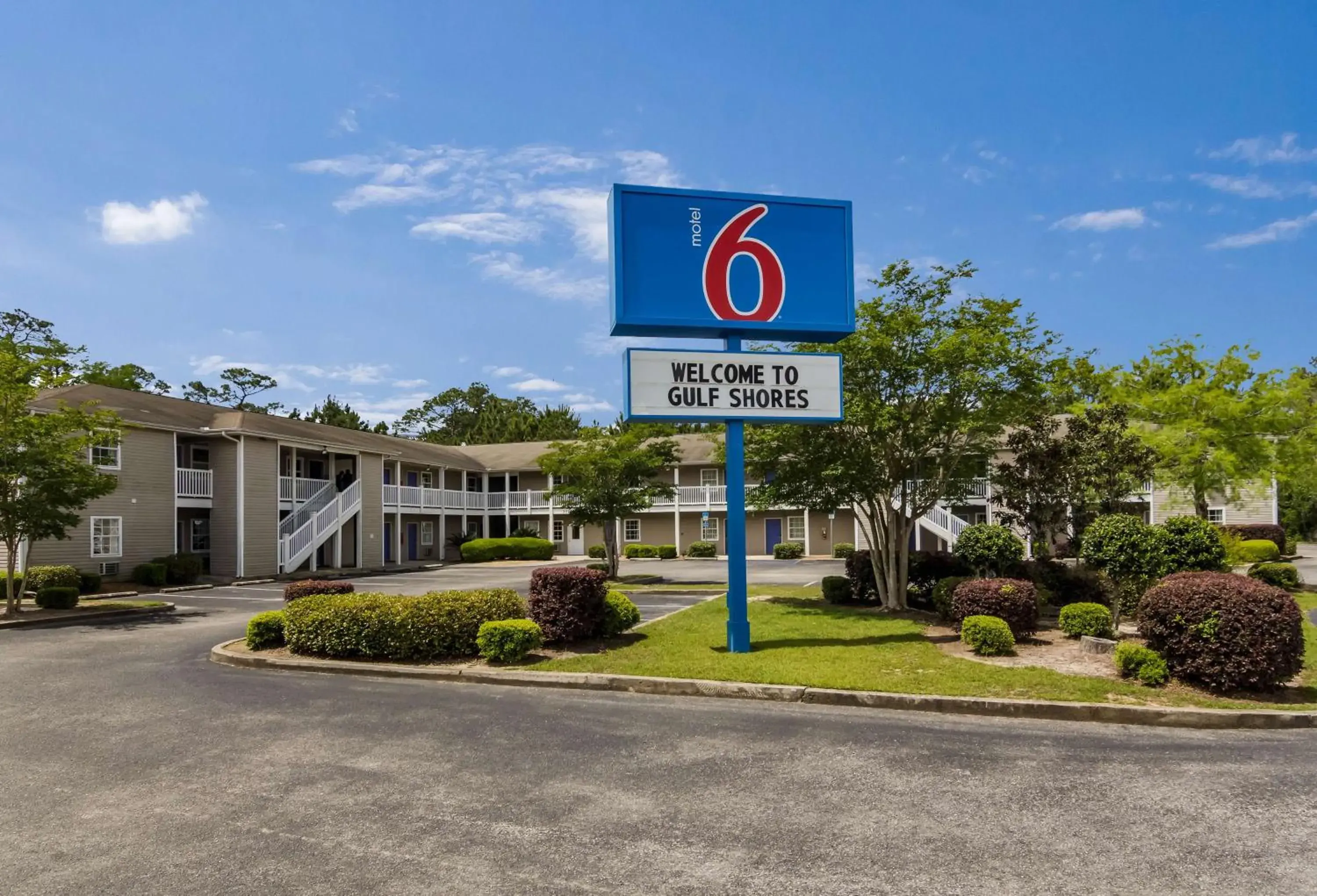 Property building in Motel 6-Gulf Shores, AL Property building in Motel 6-Gulf Shores, AL