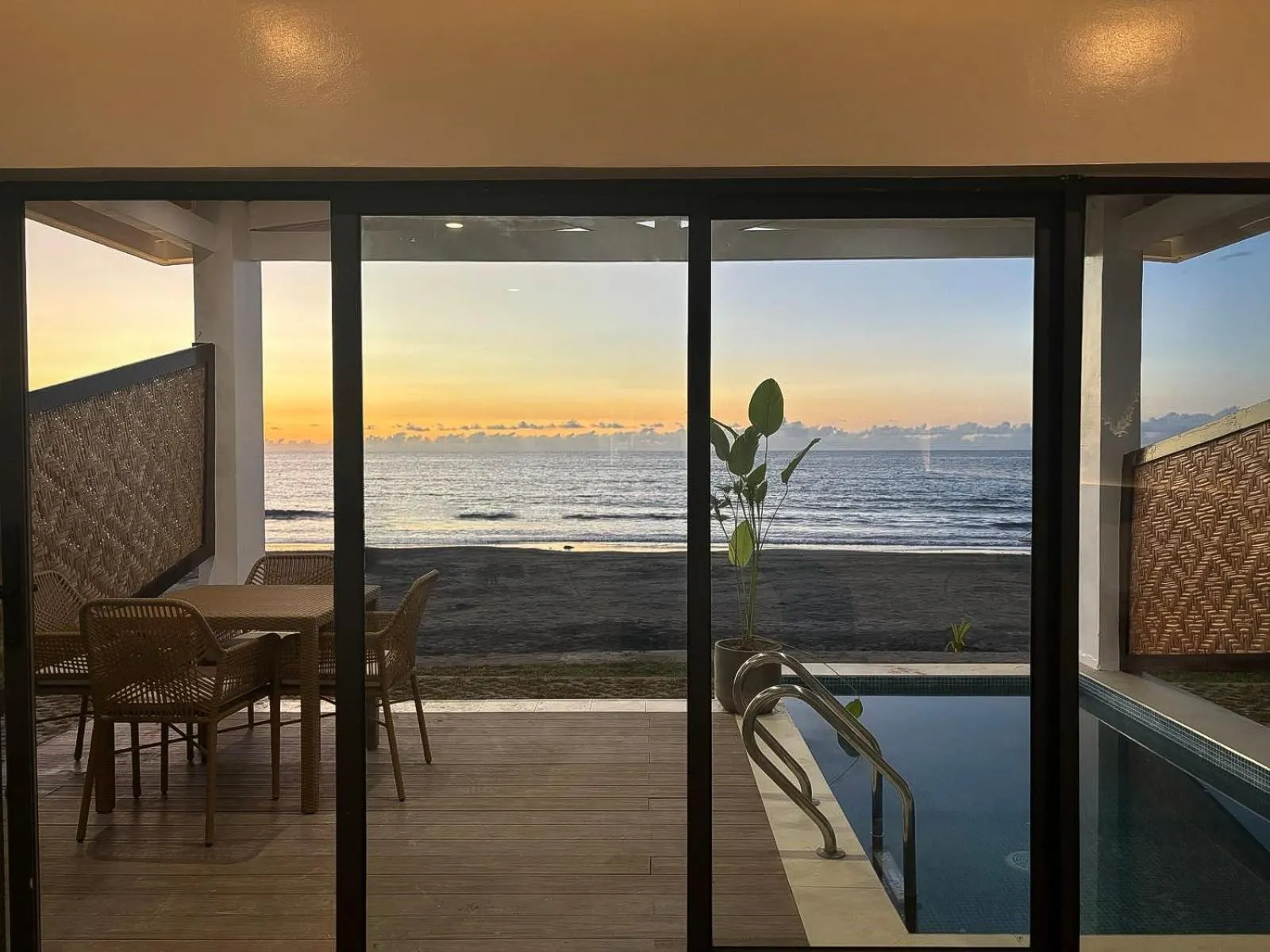 Hudor Resort - Bauang, La Union