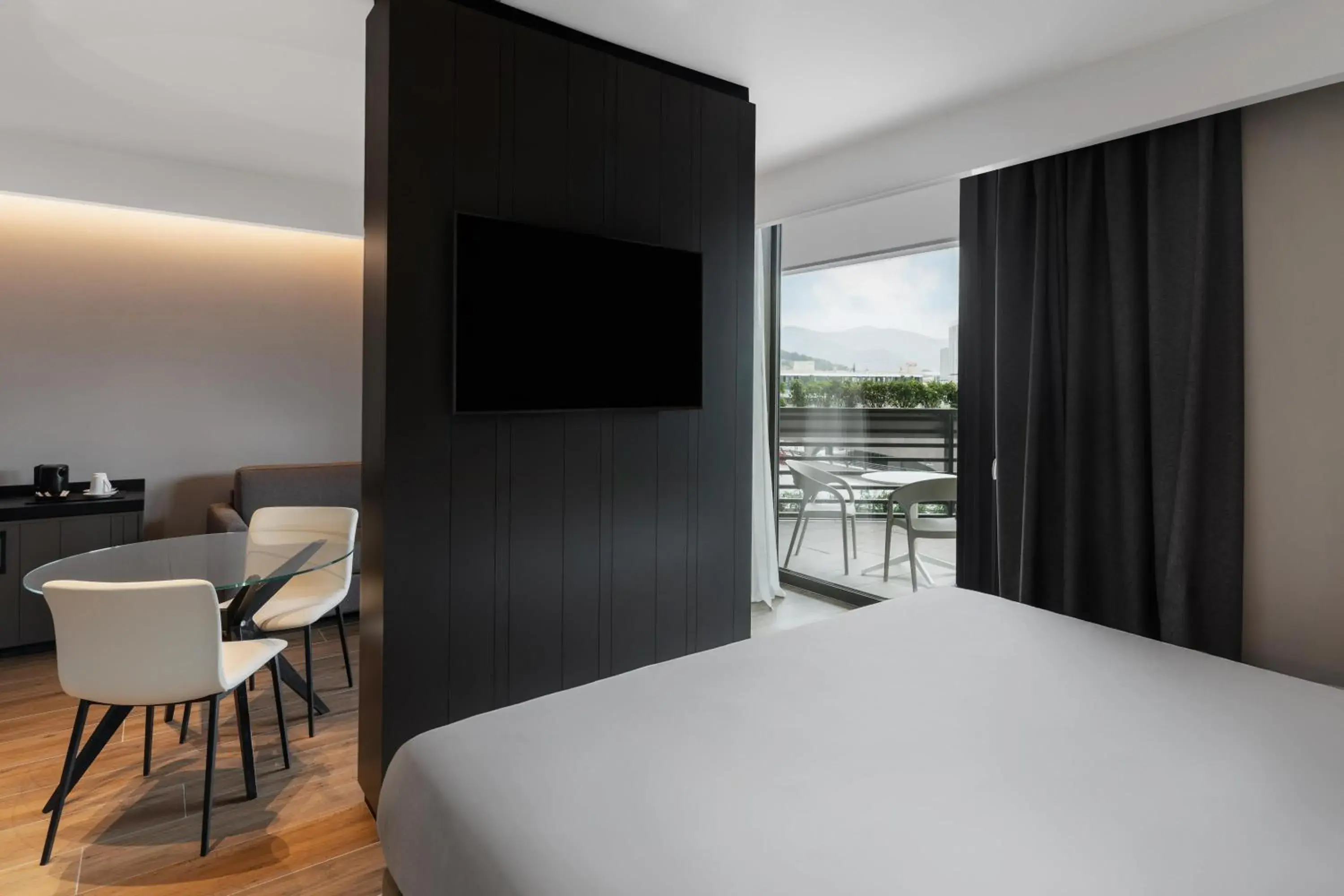 Photo of the whole room, Bed in Radisson Blu Hotel, Bergamo ChorusLife Photo of the whole room, Bed in Radisson Blu Hotel, Bergamo ChorusLife