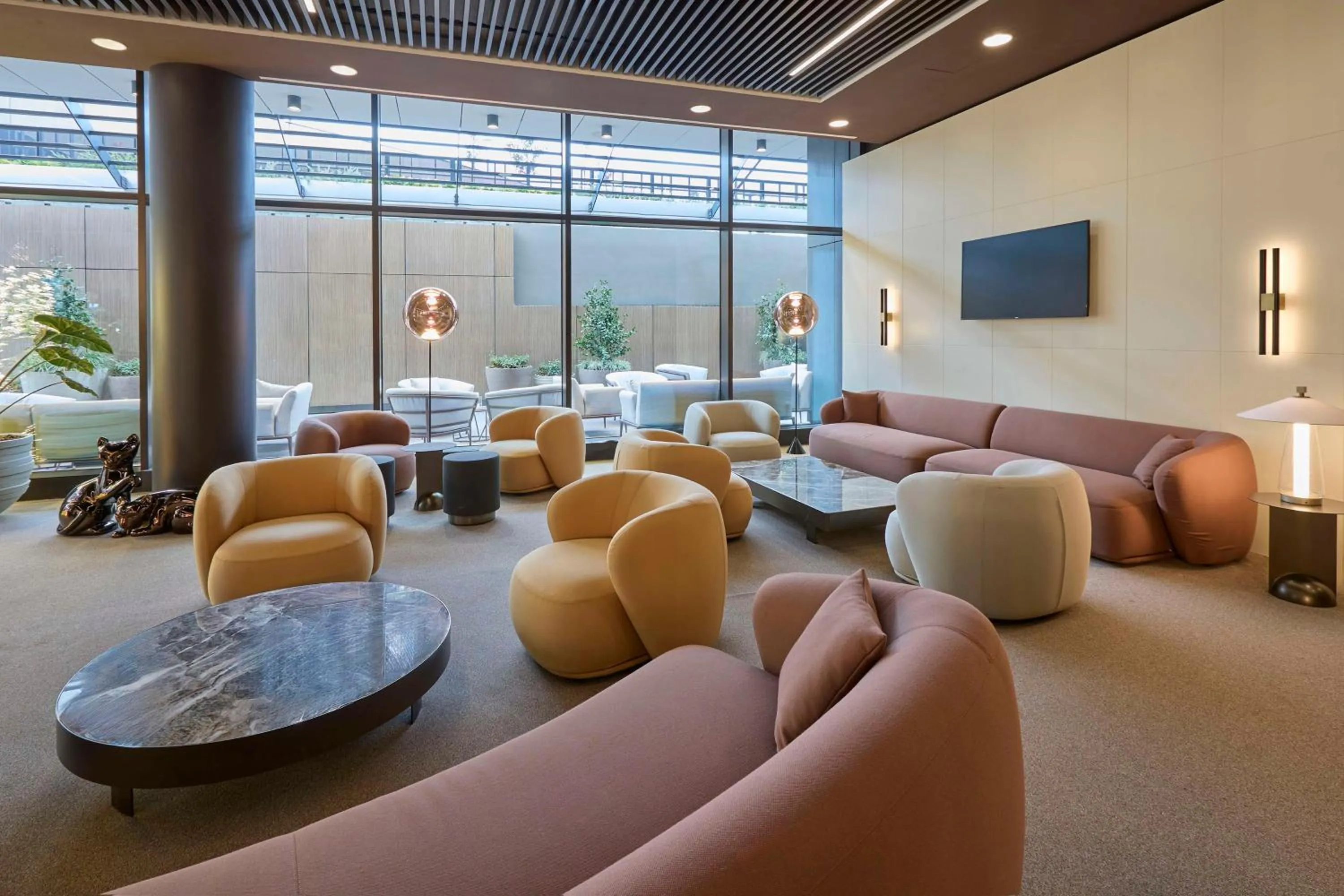 Lobby or reception in Radisson Blu Hotel, Bergamo ChorusLife