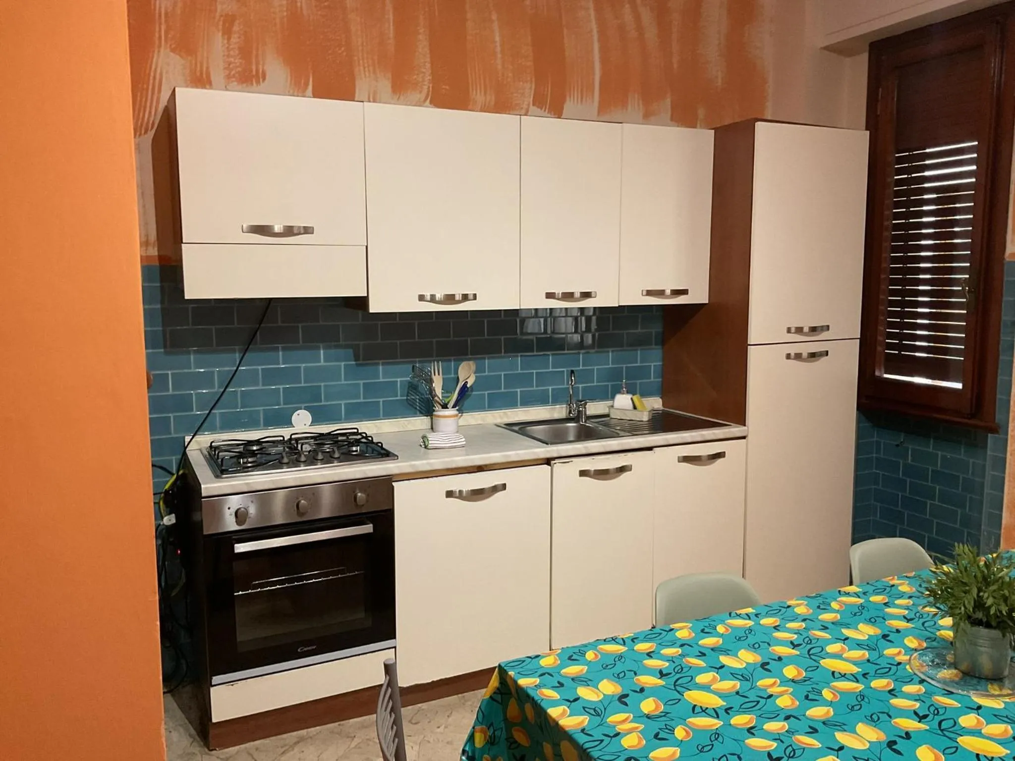 Kitchen or kitchenette in Oro B22