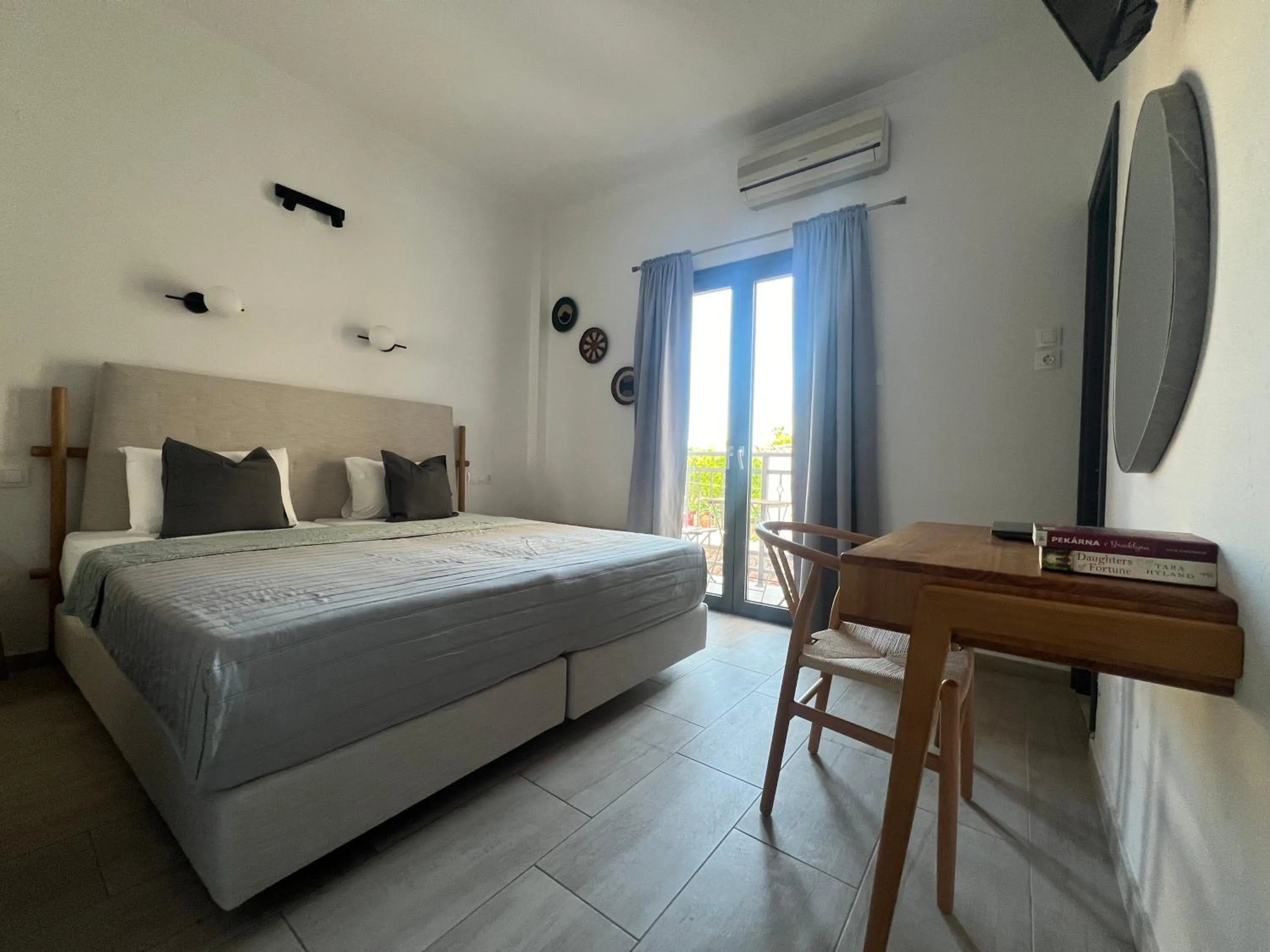 Bed in Central Guest House Skiathos
