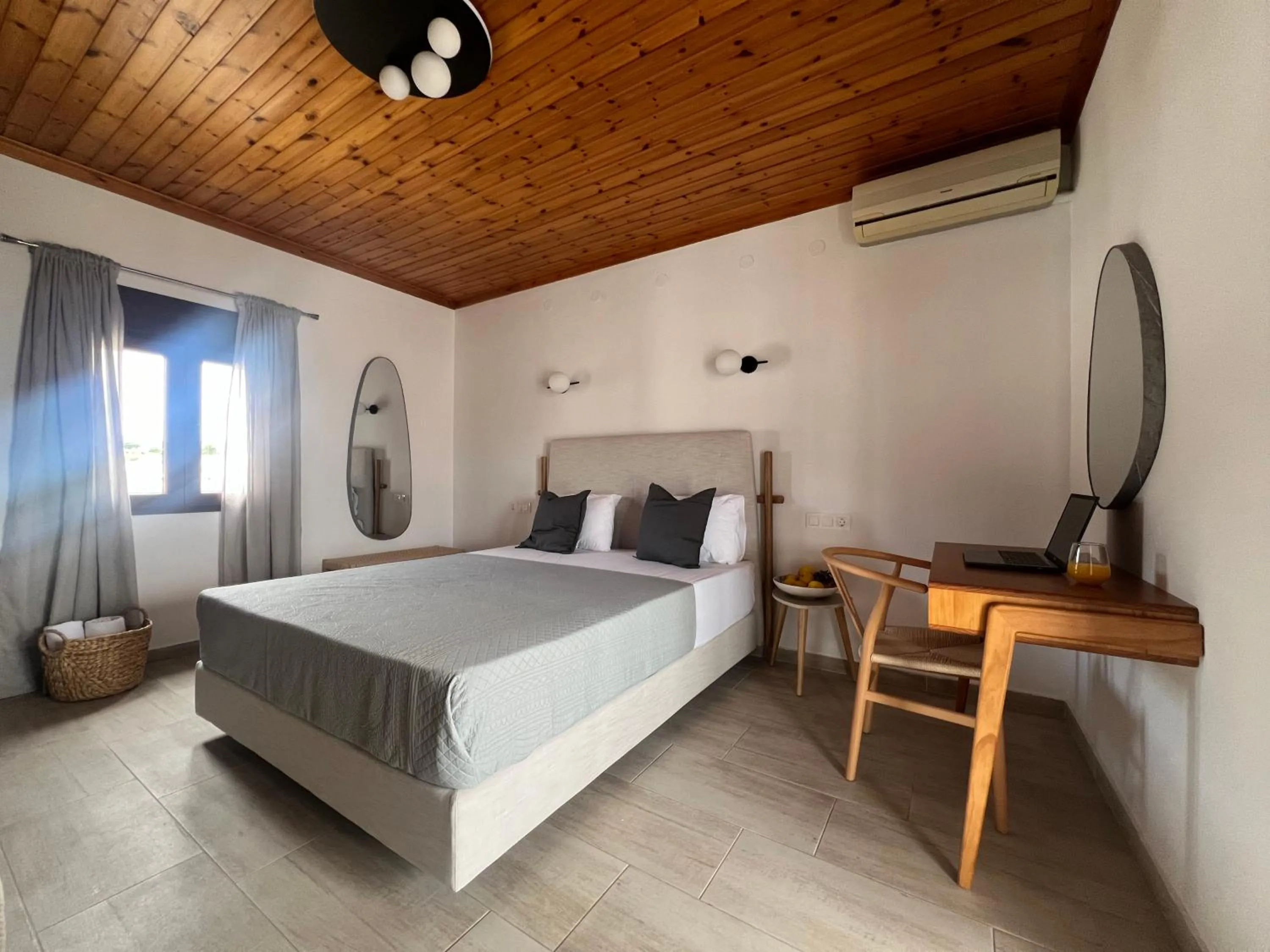 Bed in Central Guest House Skiathos