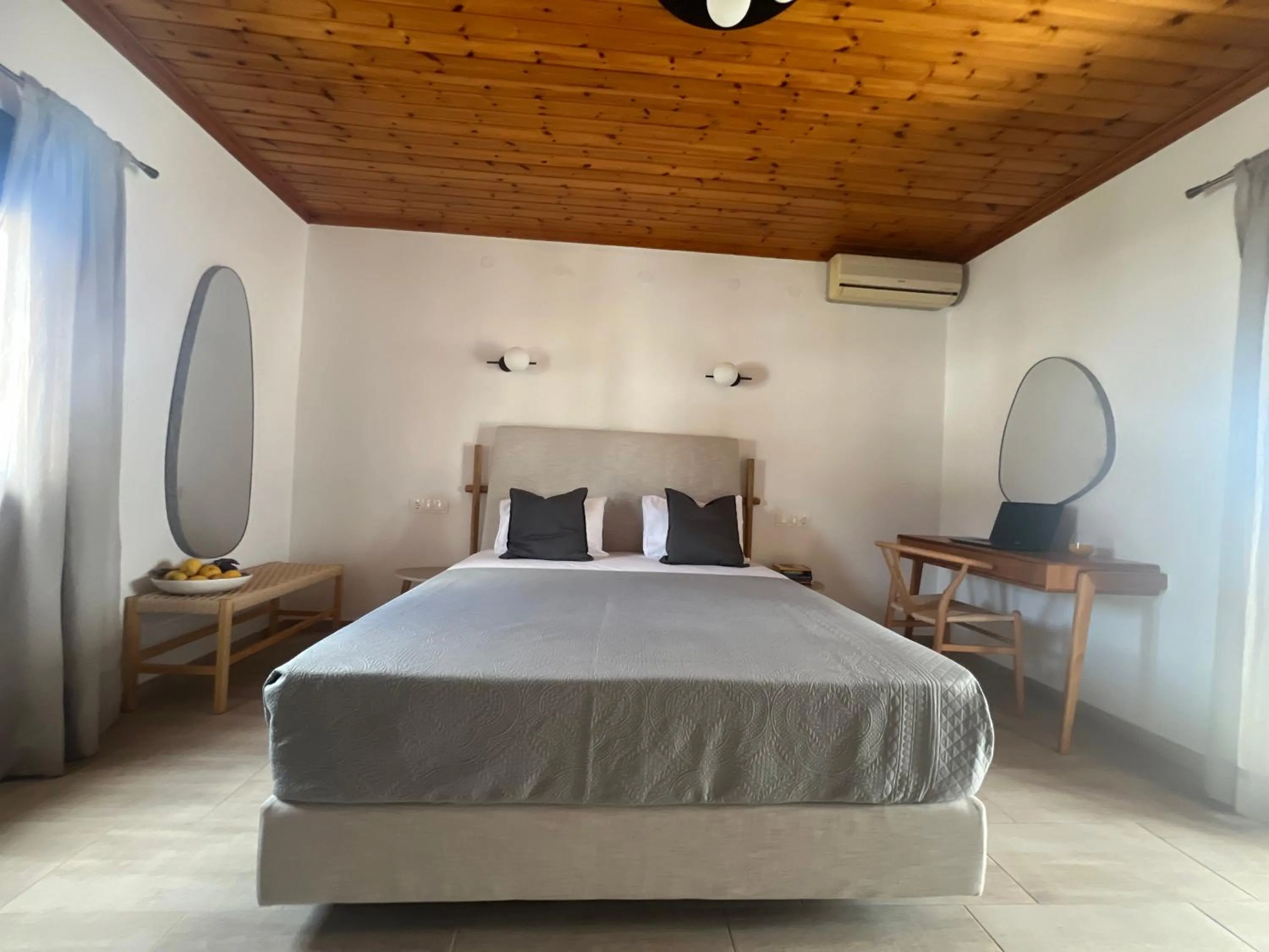 Bed in Central Guest House Skiathos