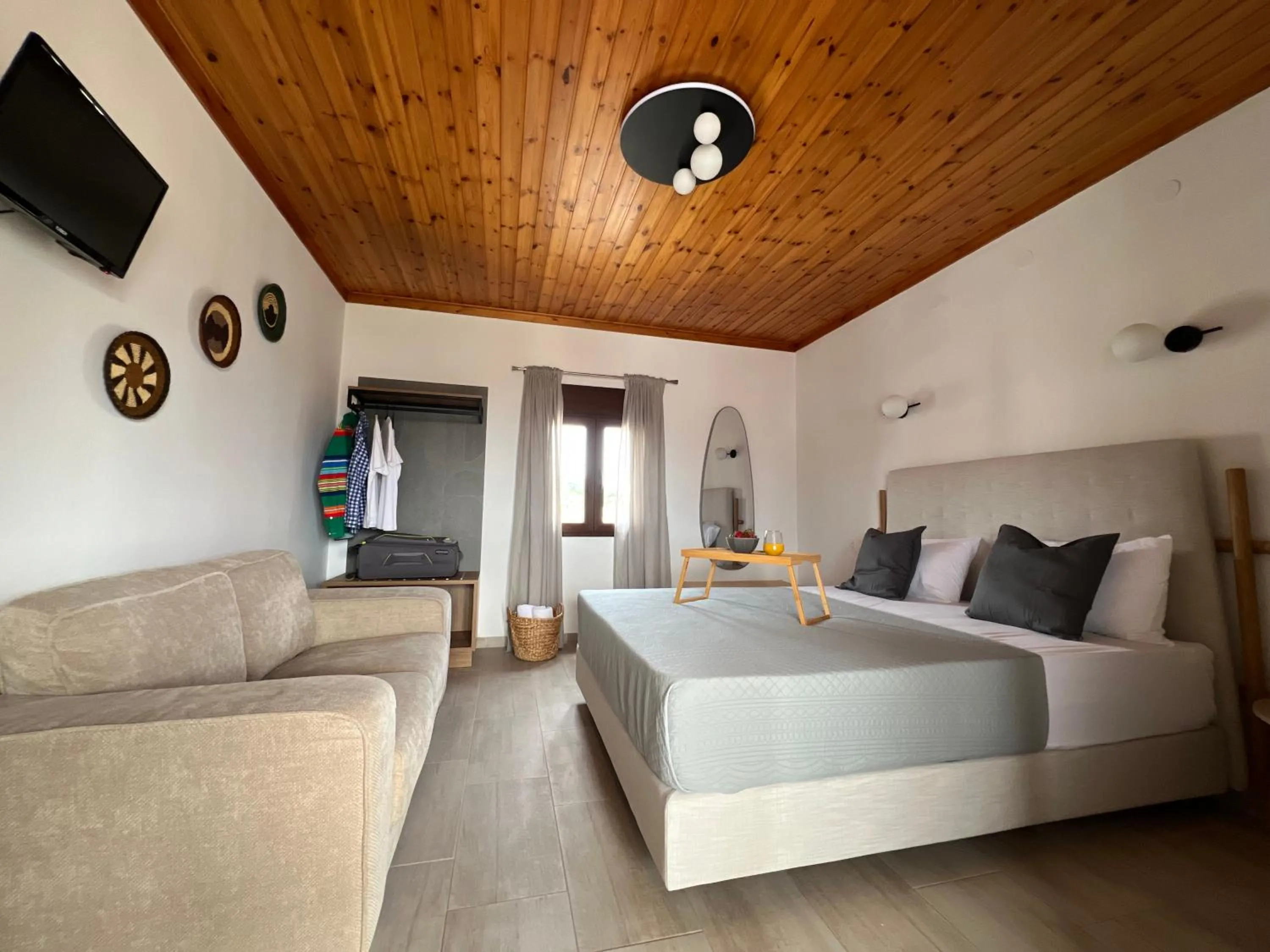 Bed in Central Guest House Skiathos