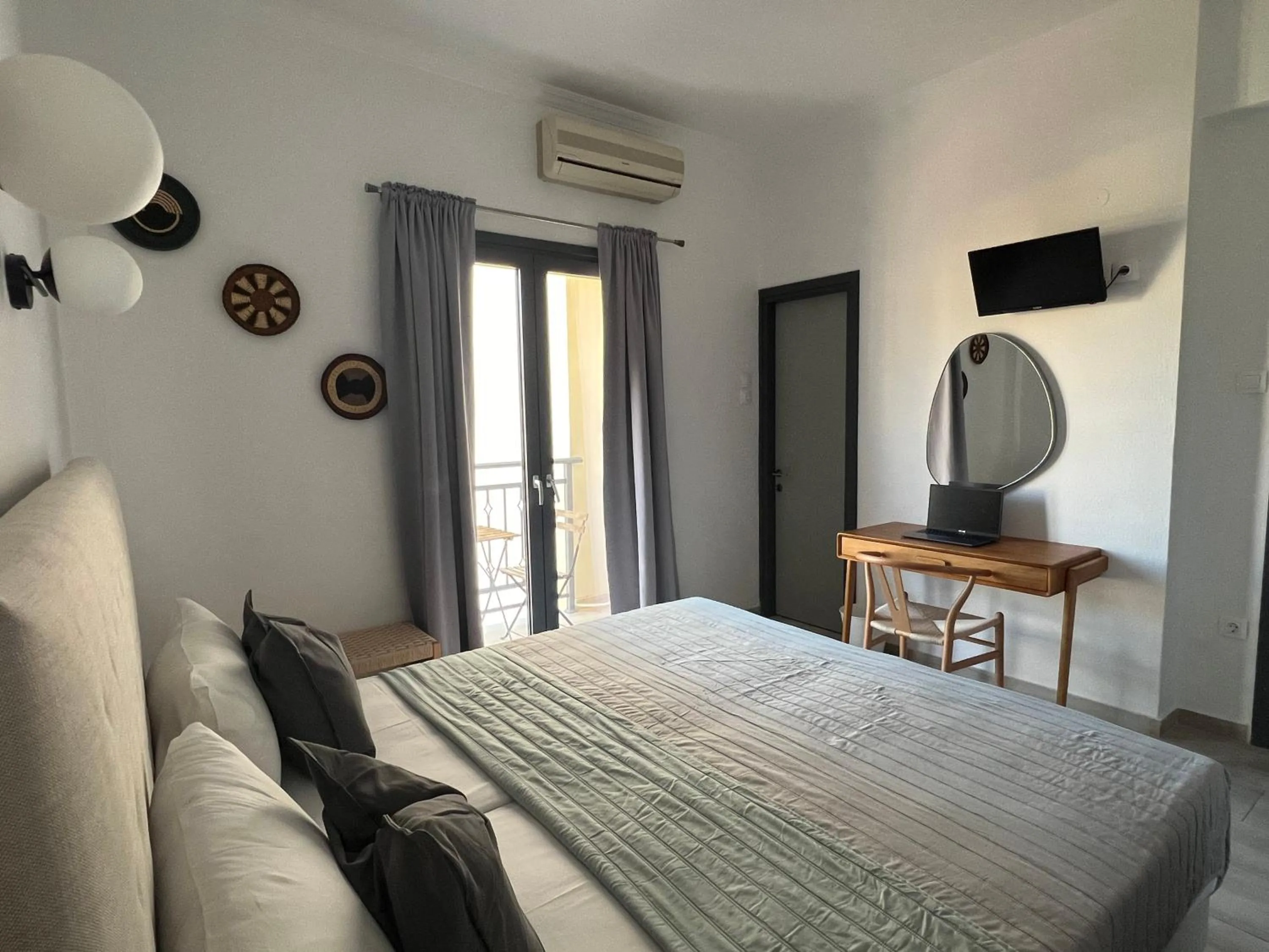 Bed in Central Guest House Skiathos