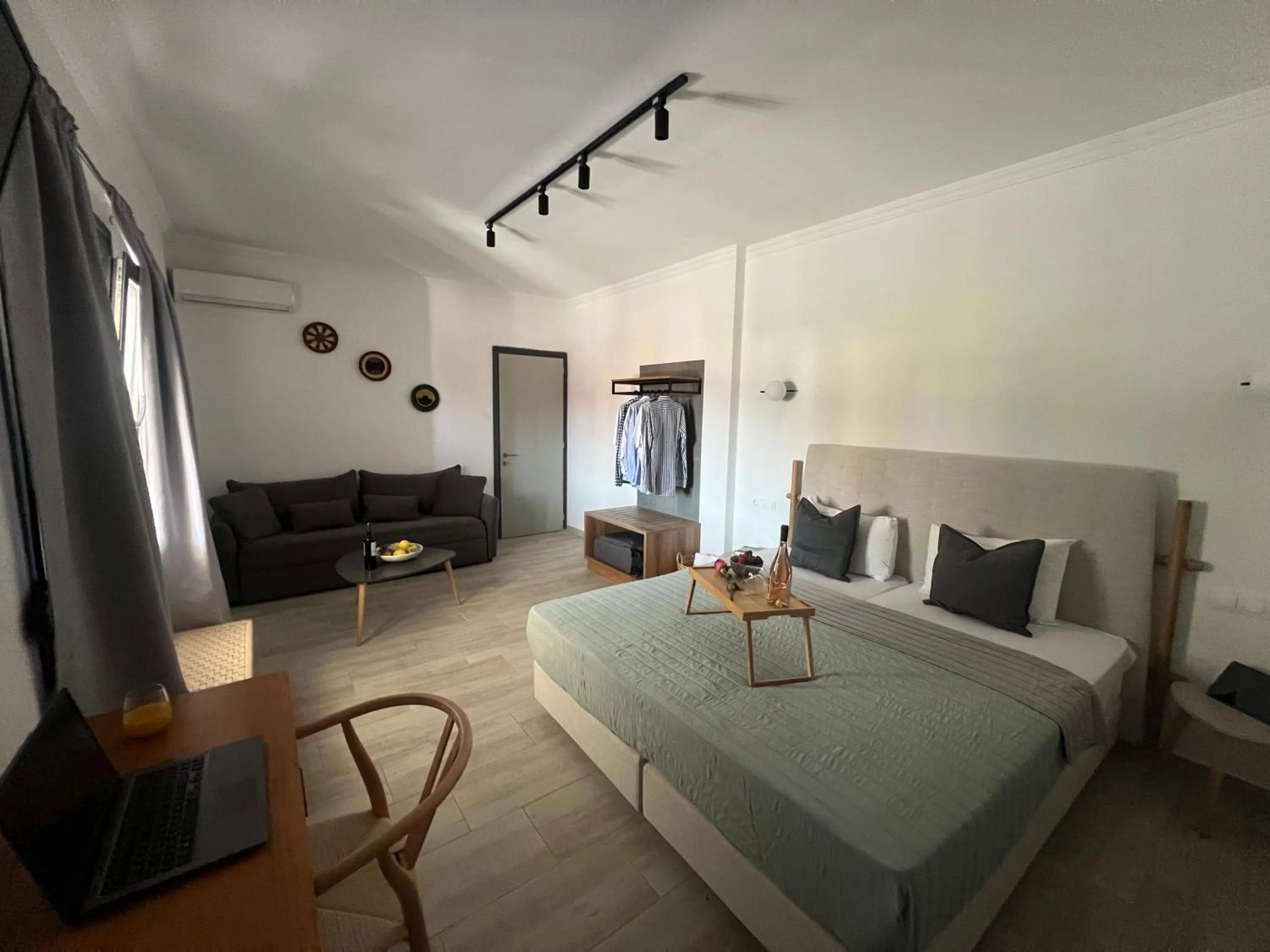 Bed in Central Guest House Skiathos