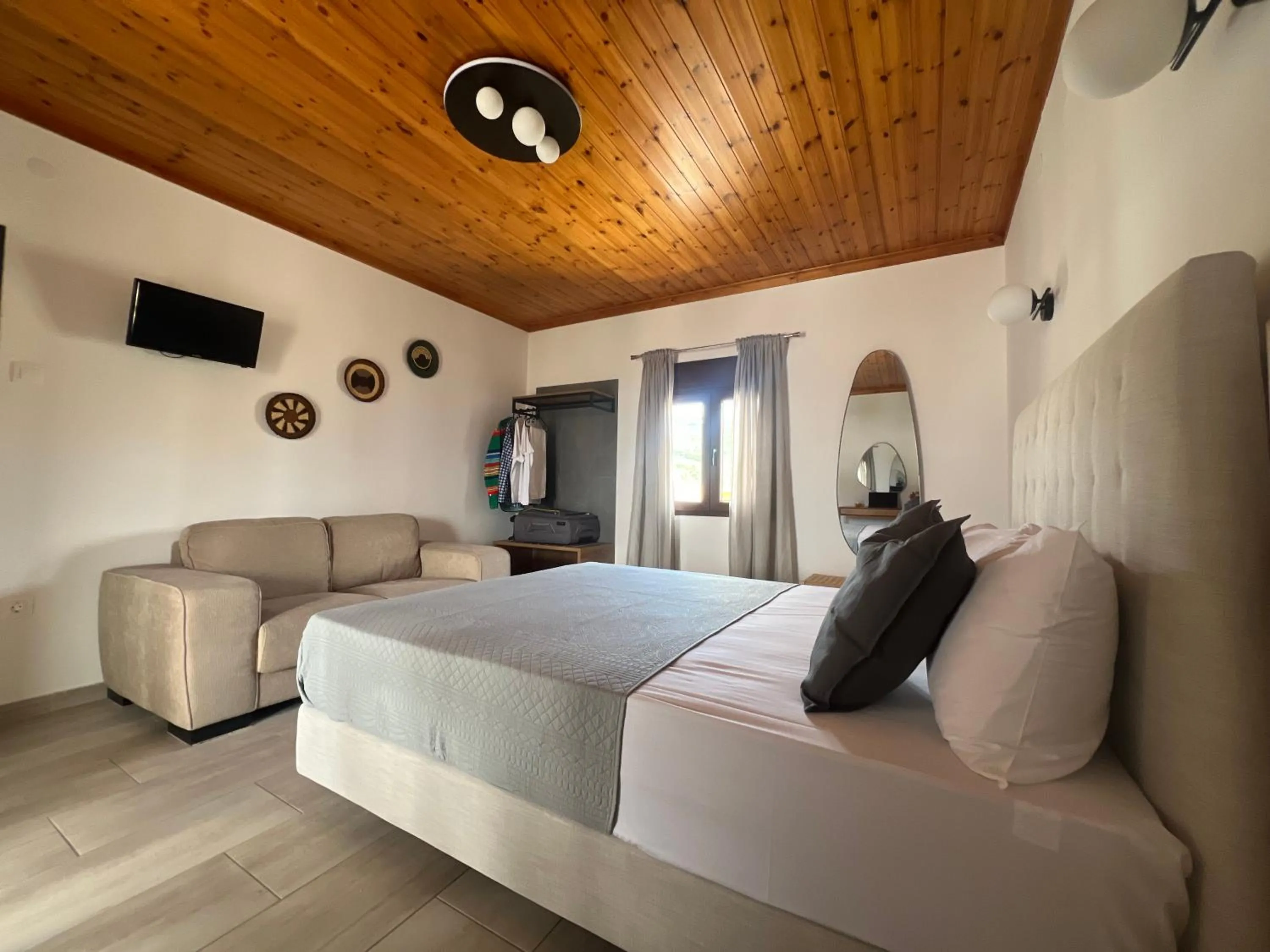 Bed in Central Guest House Skiathos