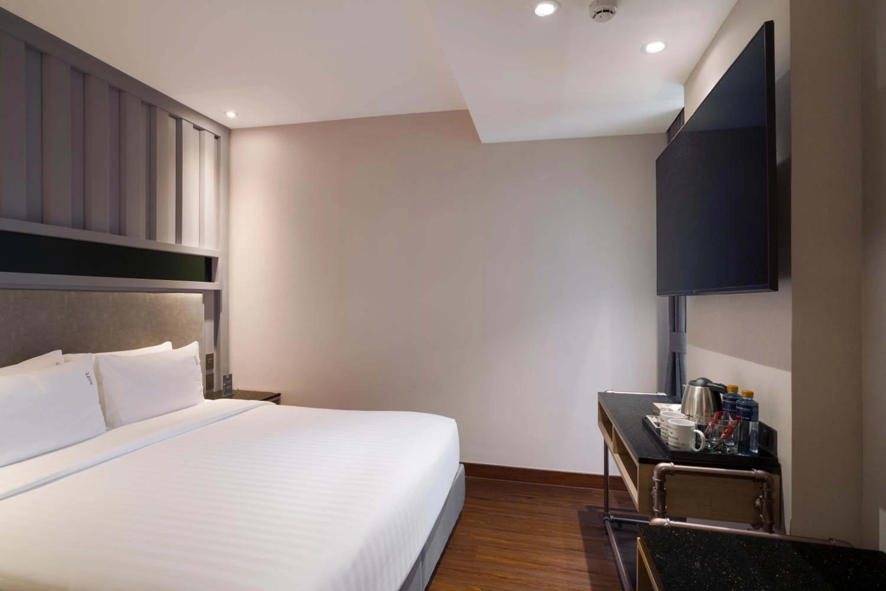 Communal lounge/ TV room, Bed in T2 The Portal Sukhumvit