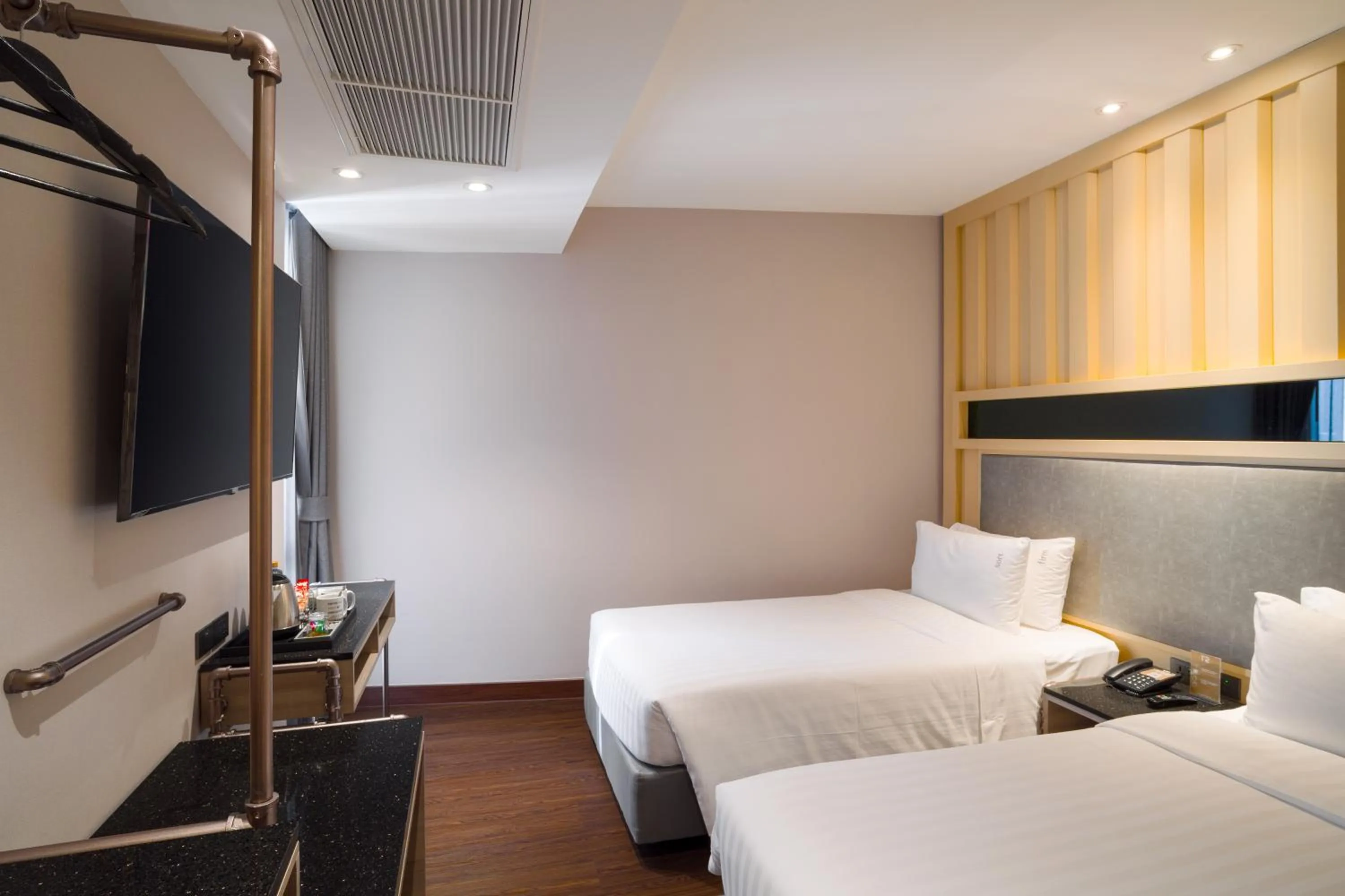 Communal lounge/ TV room, Bed in T2 The Portal Sukhumvit