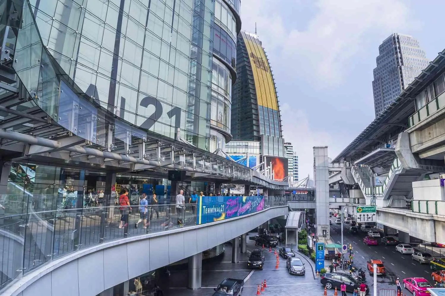 Shopping Area in T2 The Portal Sukhumvit