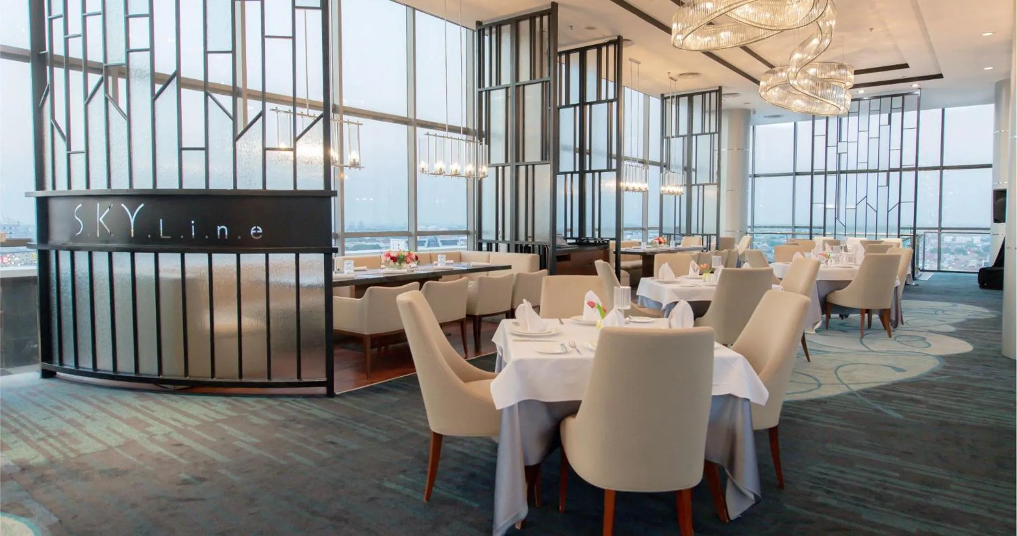 Restaurant/places to eat in Gumaya Tower Hotel