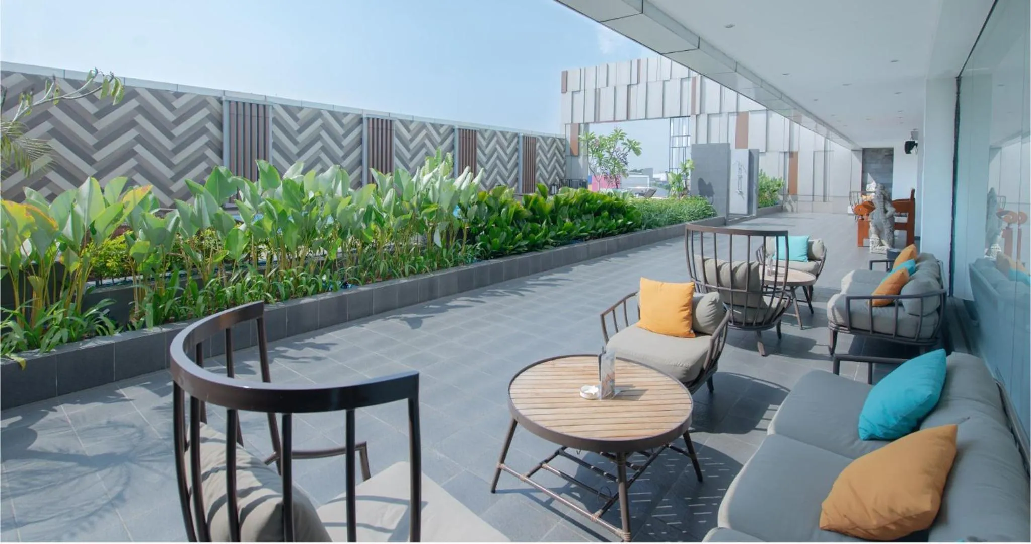 Swimming pool in Gumaya Tower Hotel