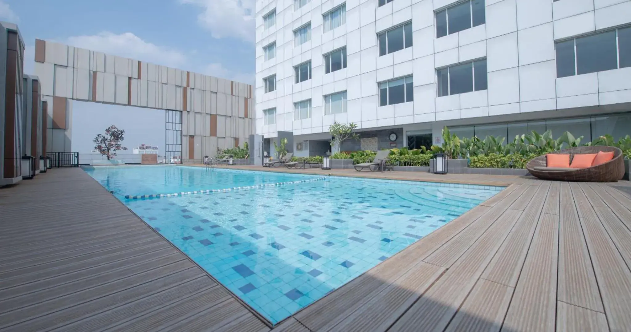 Swimming pool in Gumaya Tower Hotel Swimming pool in Gumaya Tower Hotel