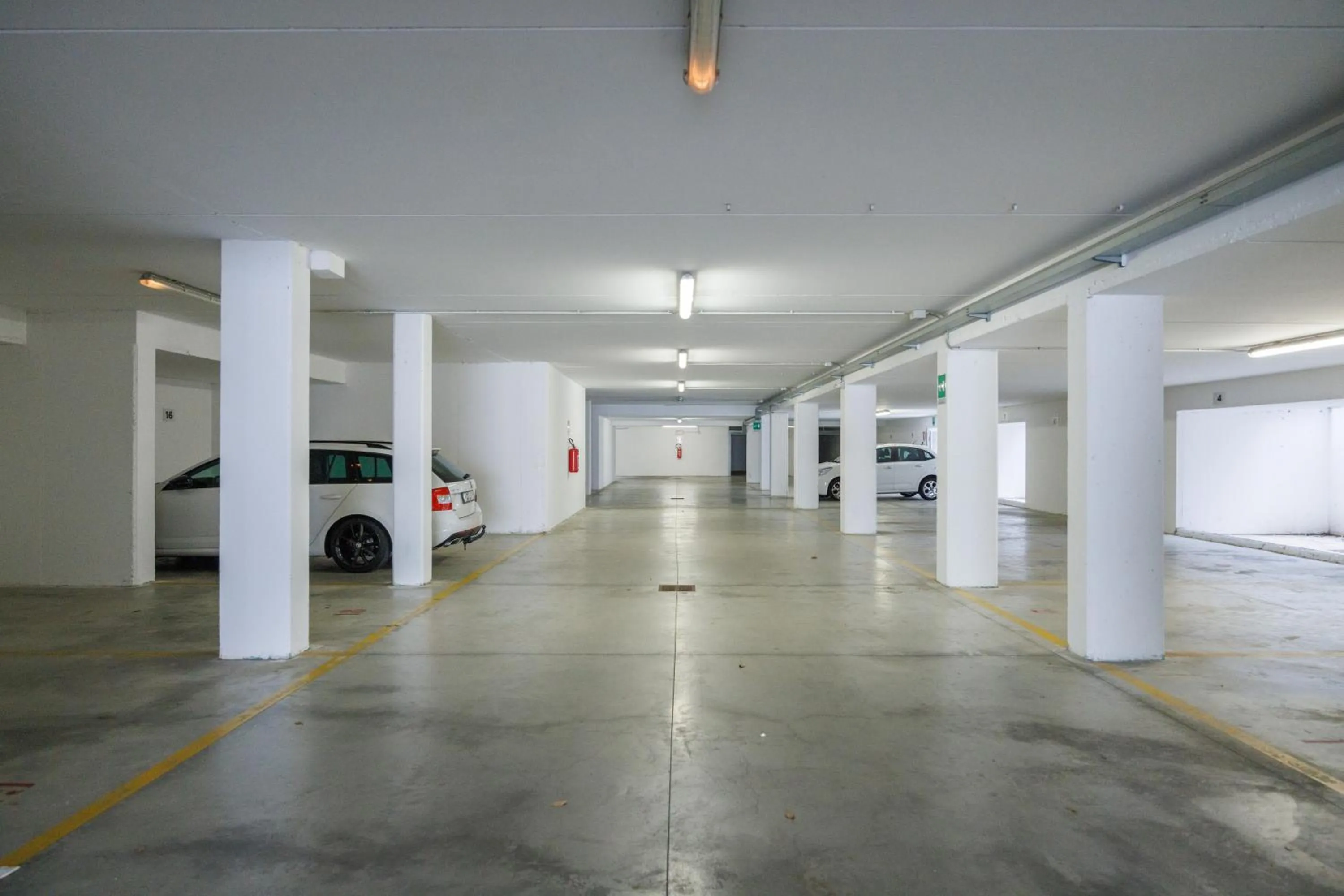 Parking in Club Hotel e Residence La Vela