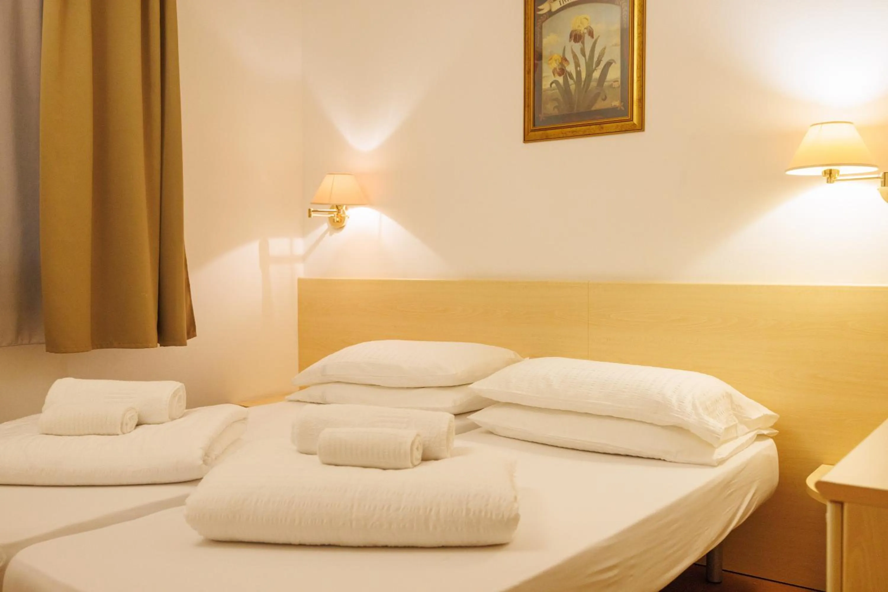 Bed in Club Hotel e Residence La Vela