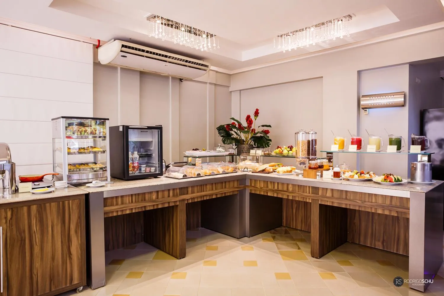 Food and drinks in Tonello Business Hotel