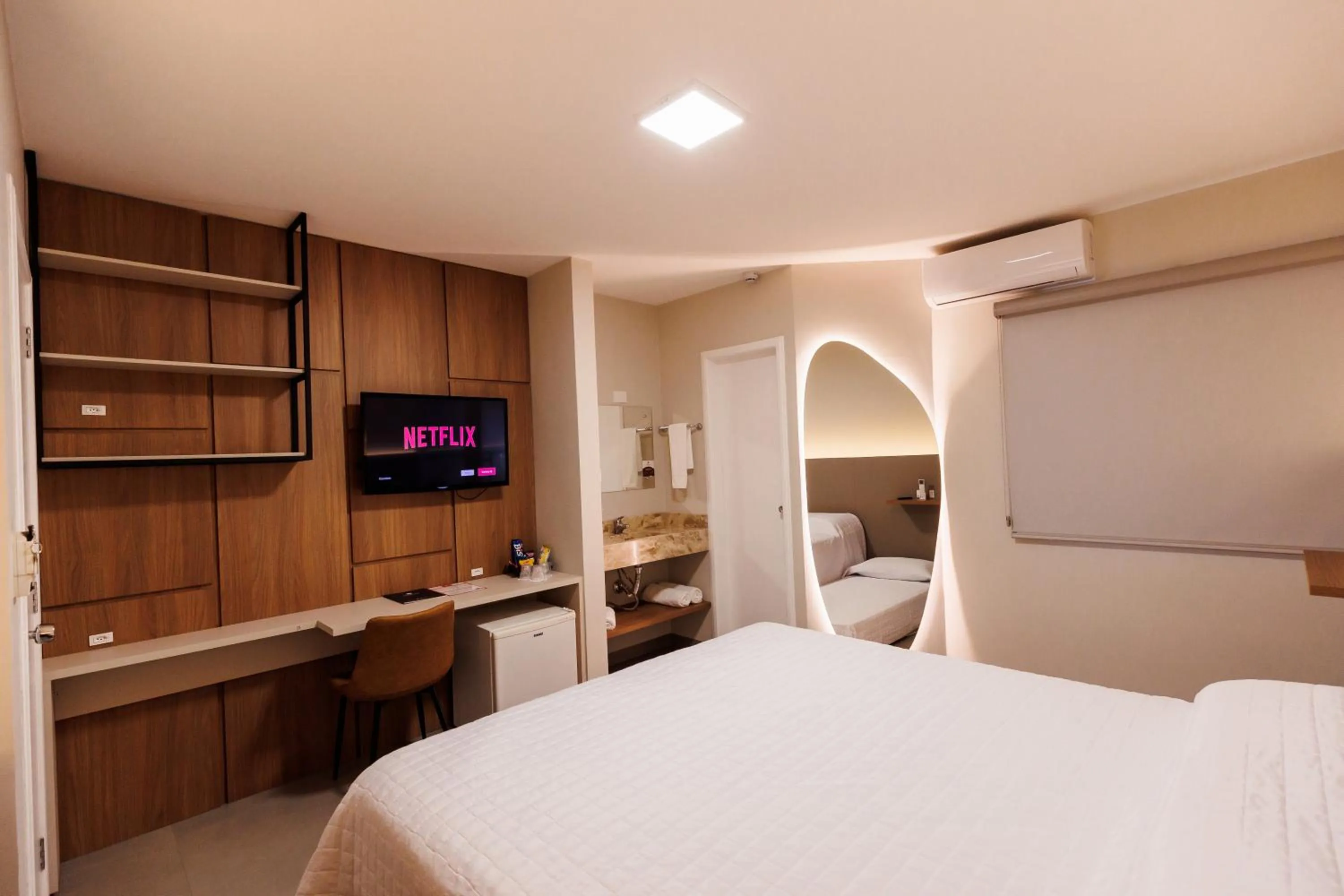 Bedroom, Bed in Tonello Business Hotel