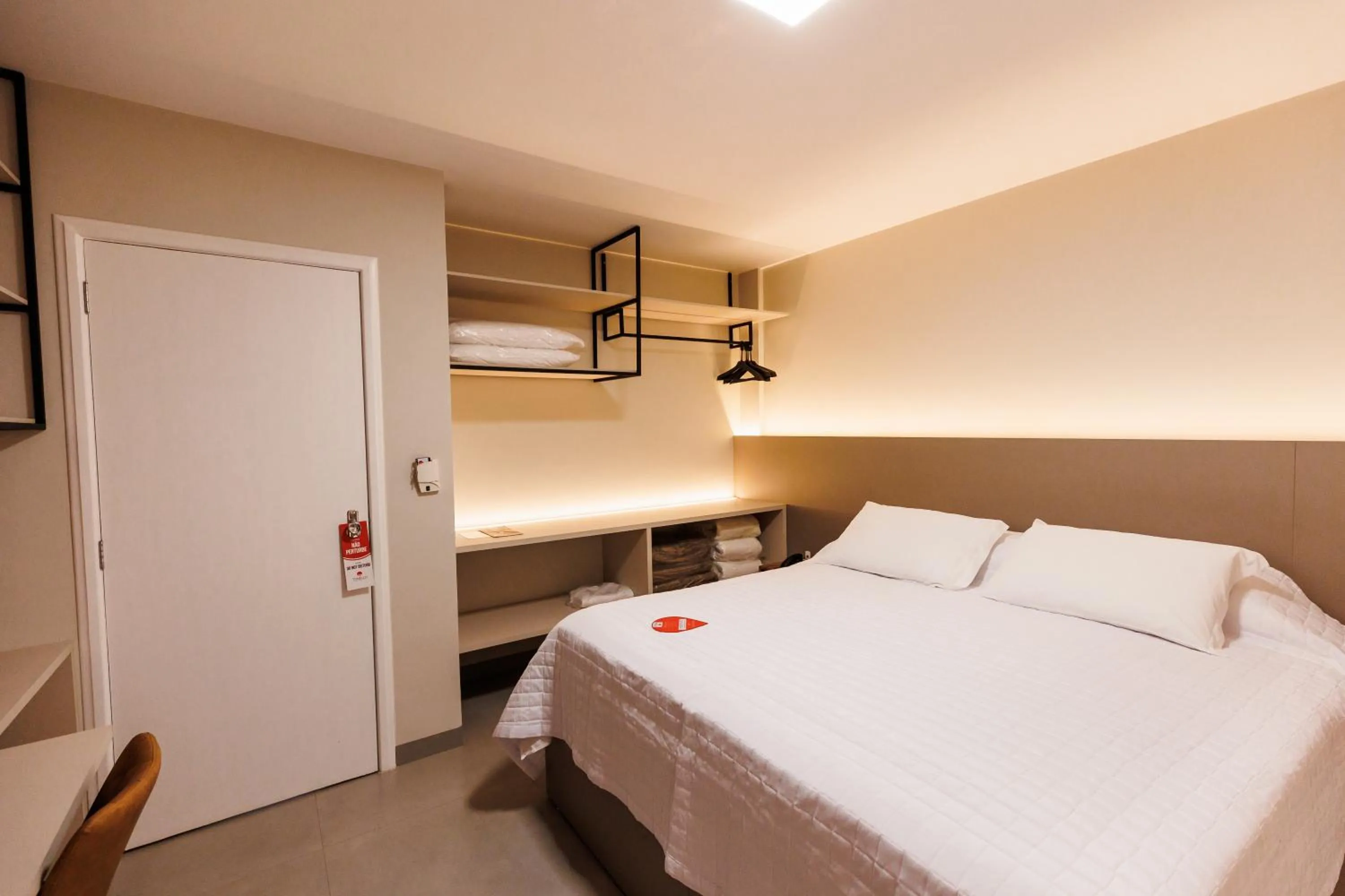 Bedroom, Bed in Tonello Business Hotel