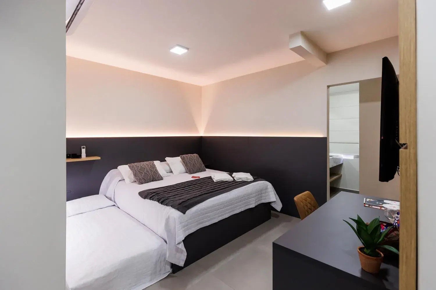 Bedroom, Bed in Tonello Business Hotel Bedroom, Bed in Tonello Business Hotel