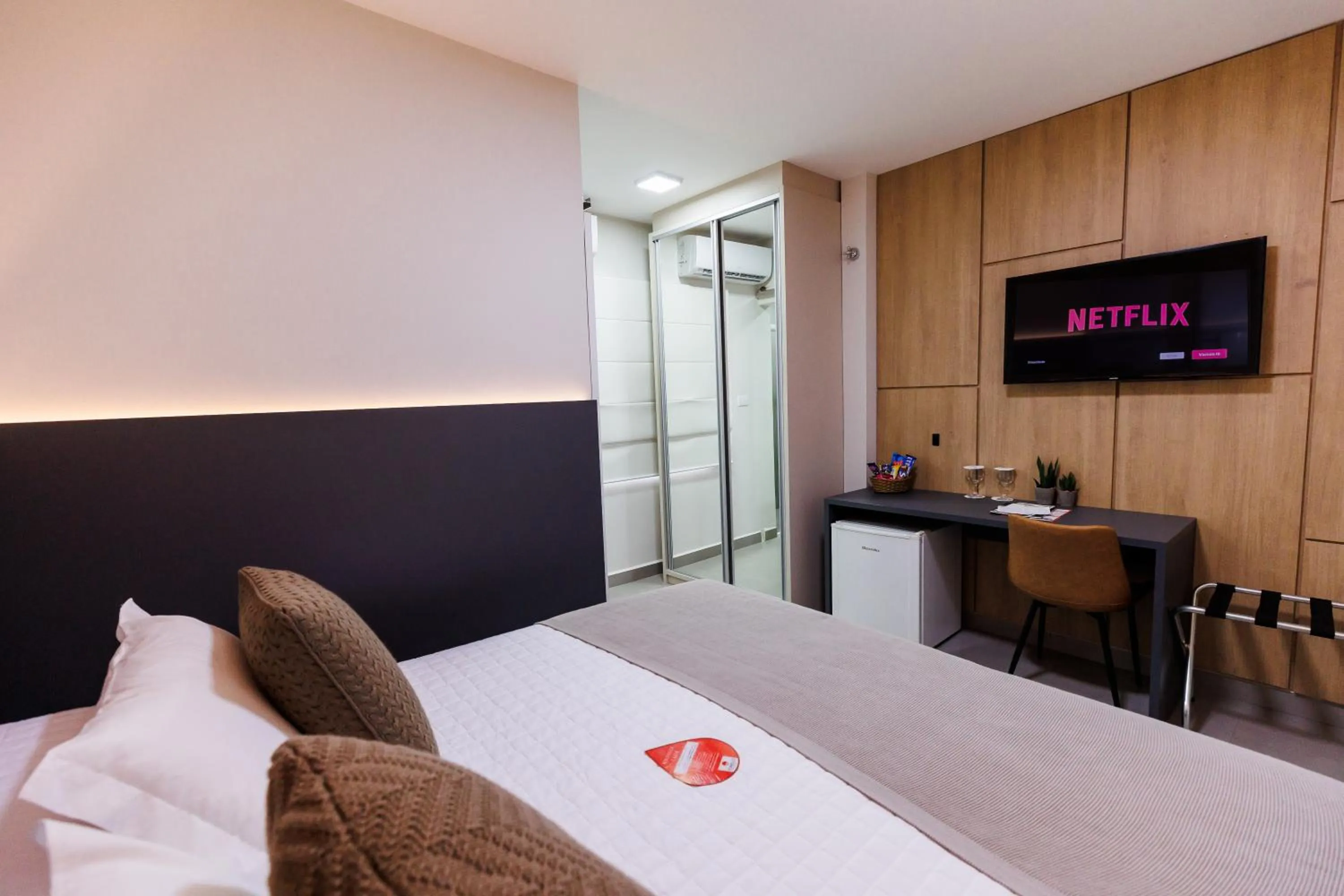 Bedroom, Bed in Tonello Business Hotel