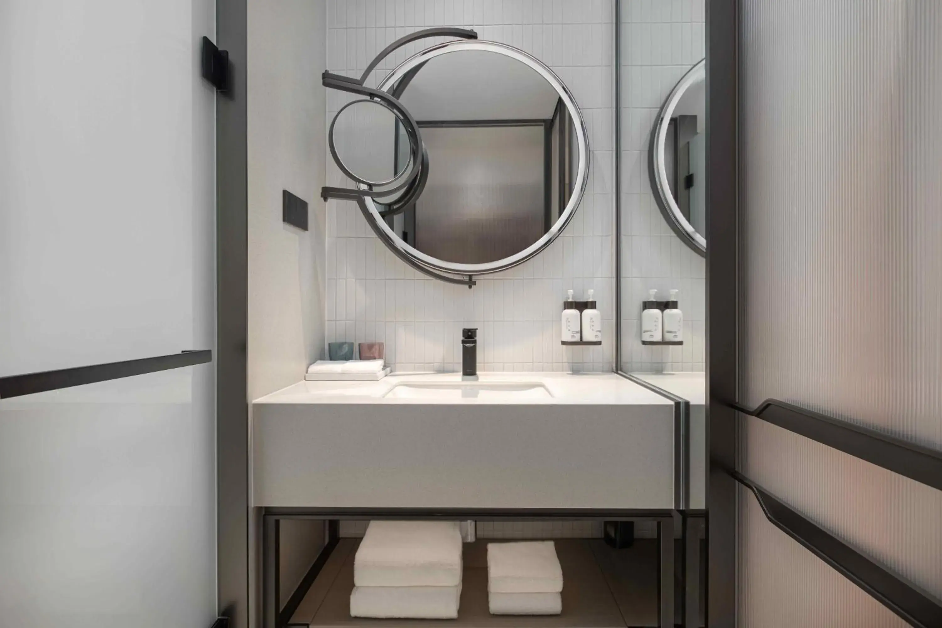 Bathroom in EVEN Hotel Shanghai Hongqiao CBD by IHG Bathroom in EVEN Hotel Shanghai Hongqiao CBD by IHG