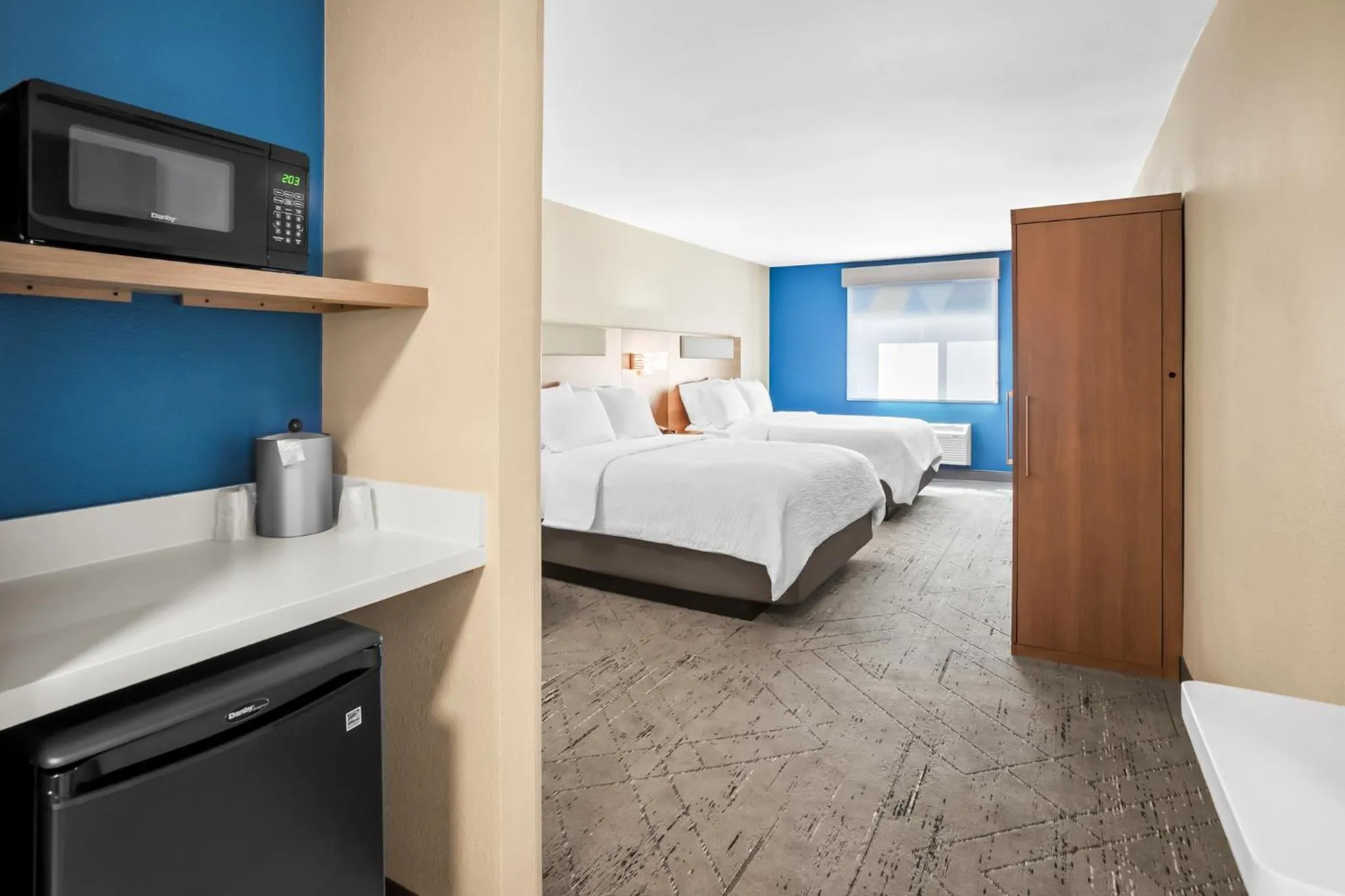 Photo of the whole room, Bed in Holiday Inn Express & Suites Tumwater - Olympia by IHG