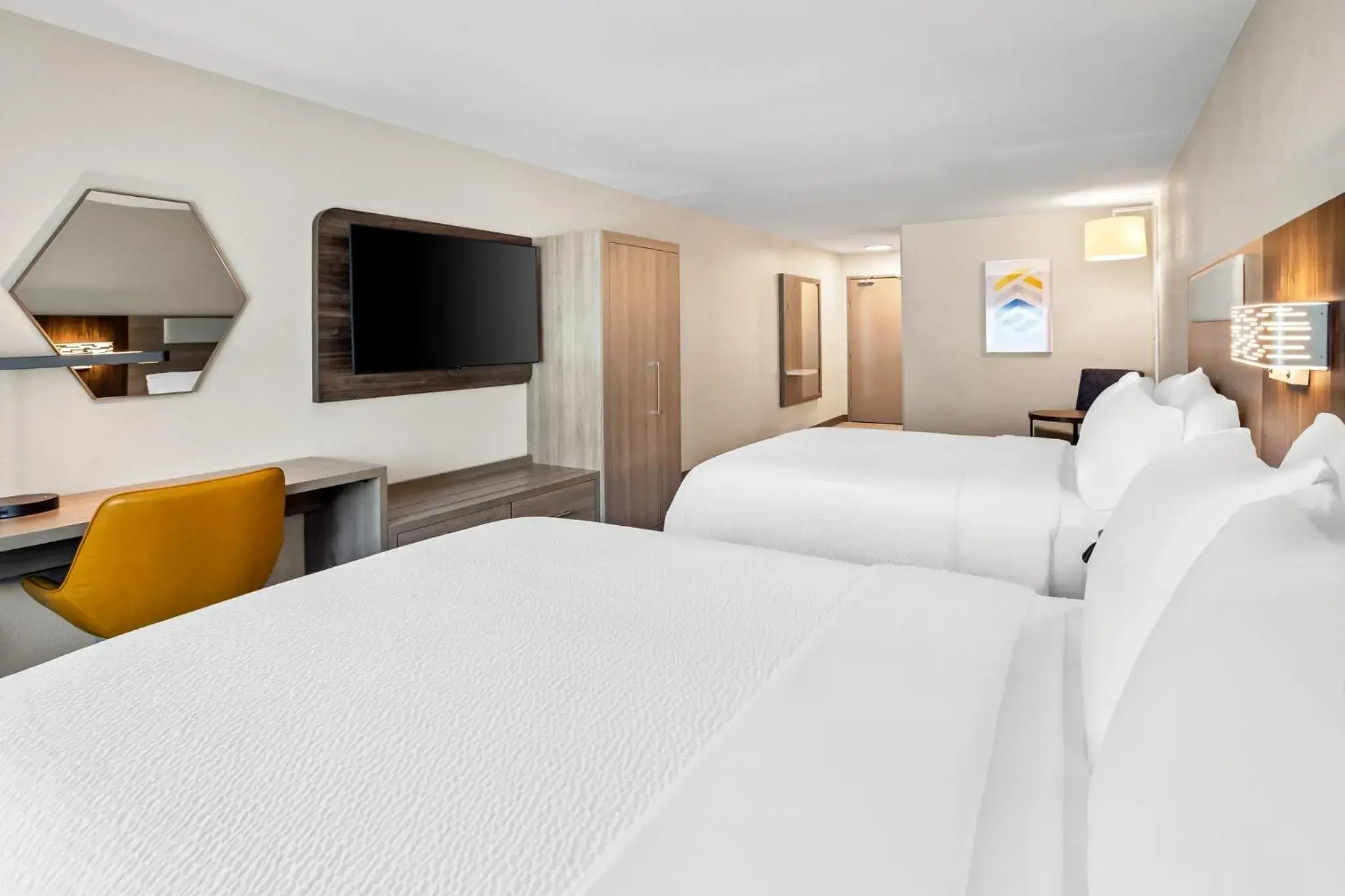 Queen Room with Two Queen Beds - Hearing Accessible/Non-Smoking in Holiday Inn Express & Suites Tumwater - Olympia by IHG Queen Room with Two Queen Beds - Hearing Accessible/Non-Smoking in Holiday Inn Express & Suites Tumwater - Olympia by IHG