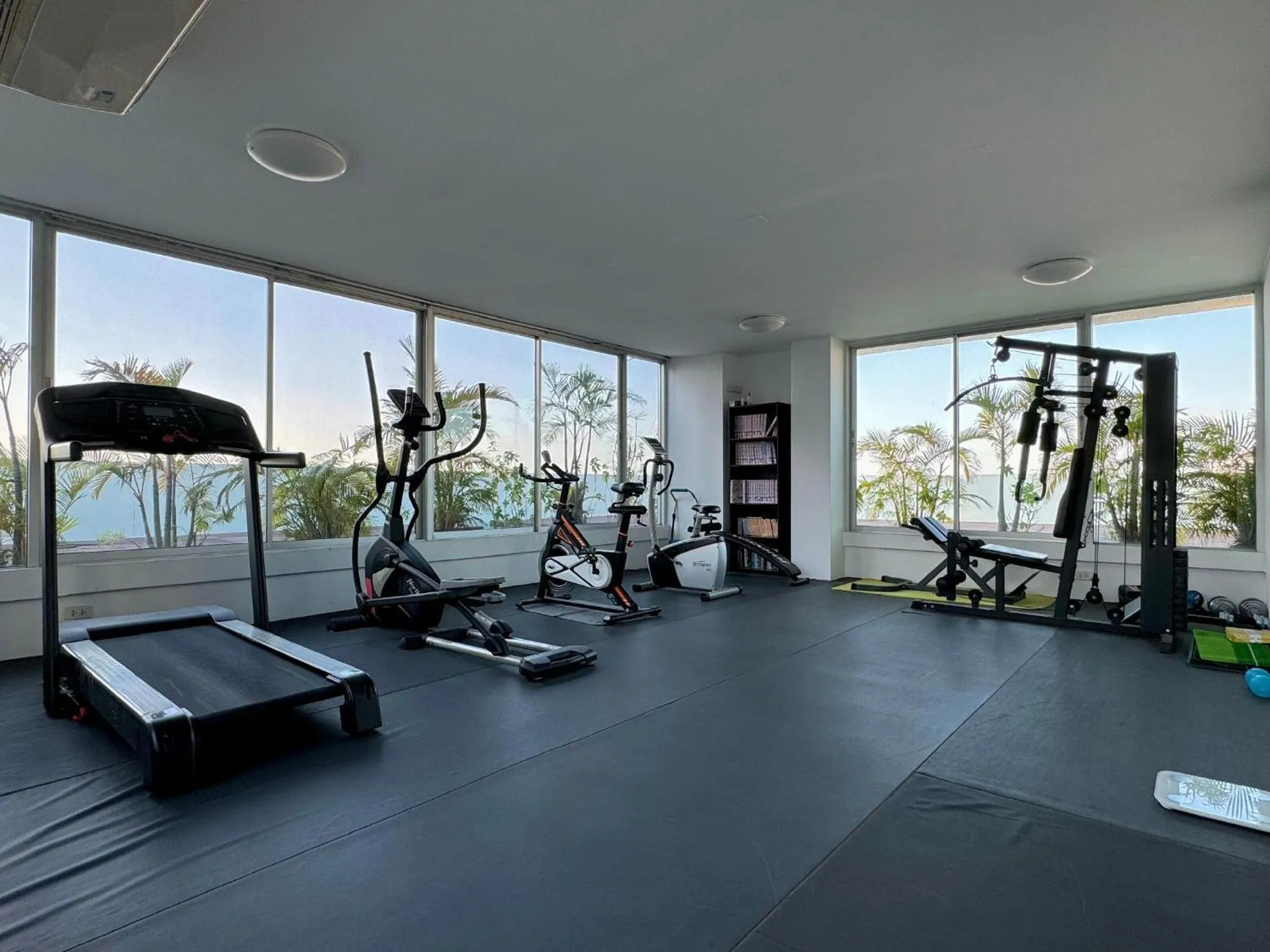 Fitness centre/facilities in Sriracha Avenue Serviced Apartment