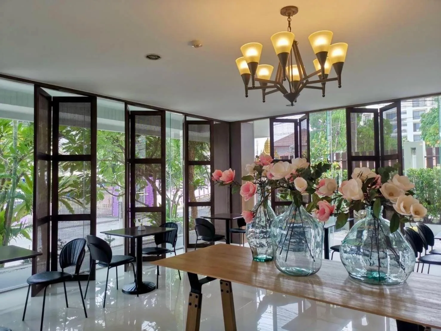 Dining area in Sriracha Avenue Serviced Apartment