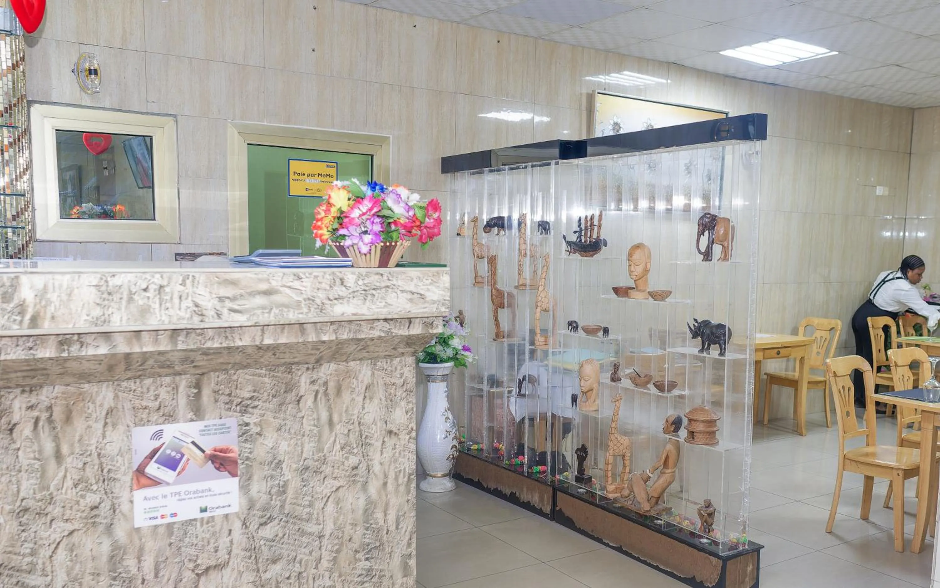 Restaurant/places to eat in New Hotel Sossa