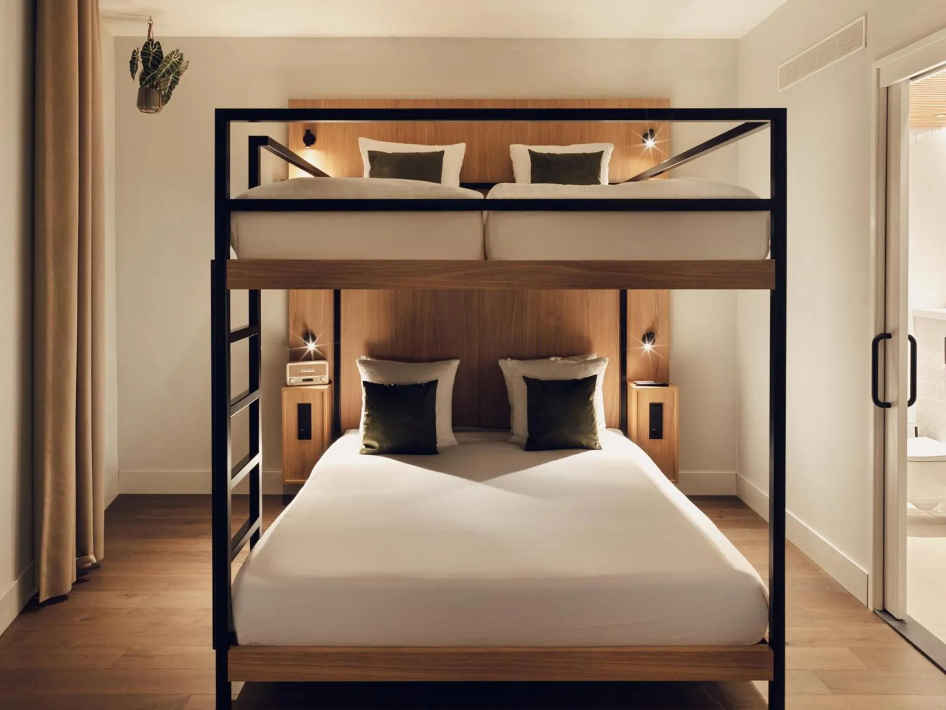 Bed in Townhouse Den Haag